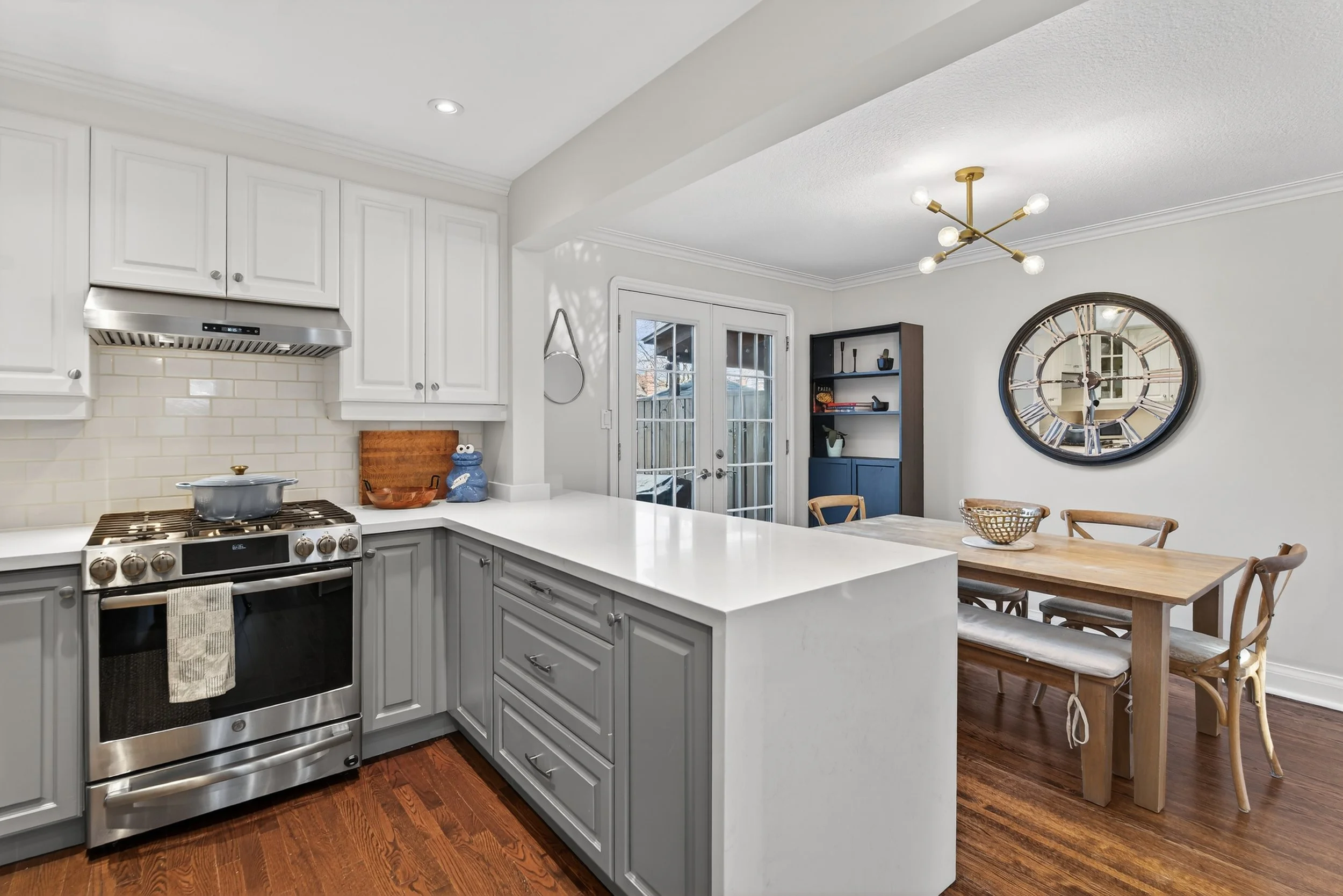 Frameless - 505 Sutherland -020.jpg