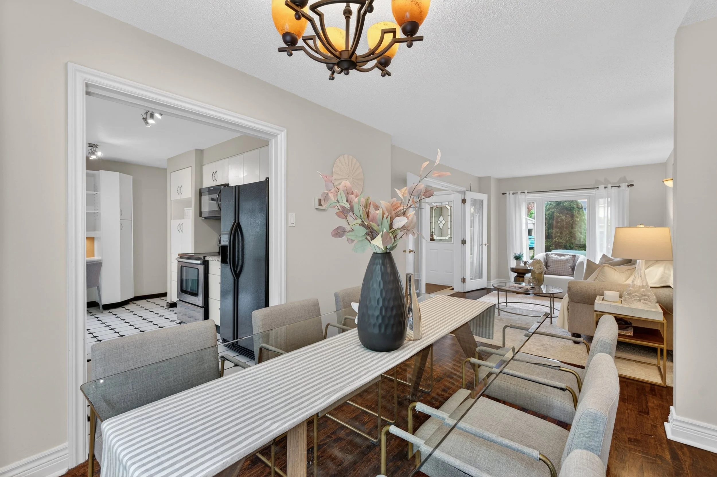Frameless - 12 Patterson Cres - 018.jpg