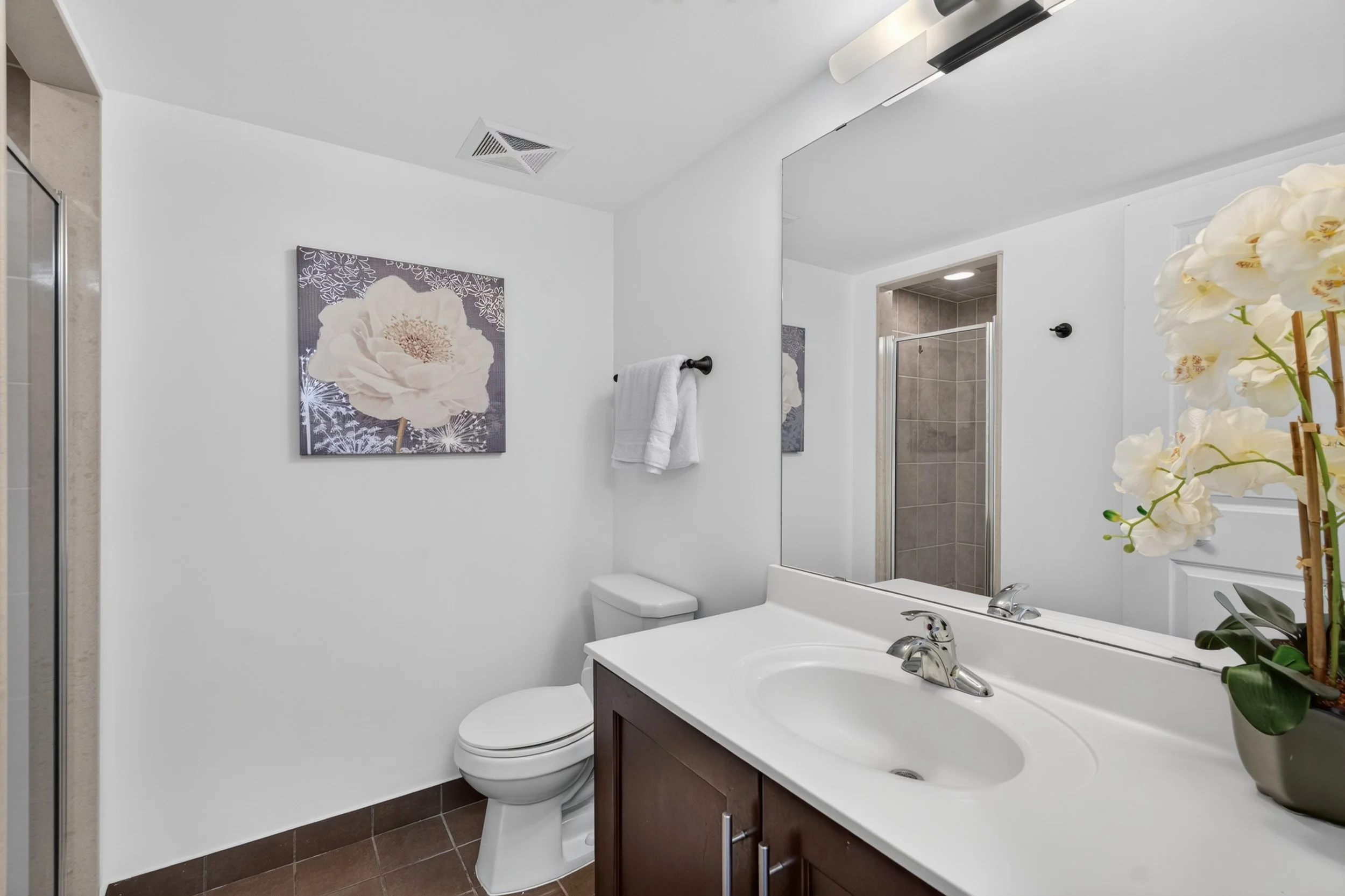 Frameless - 1203 18 Harding Blvd - 022.jpg
