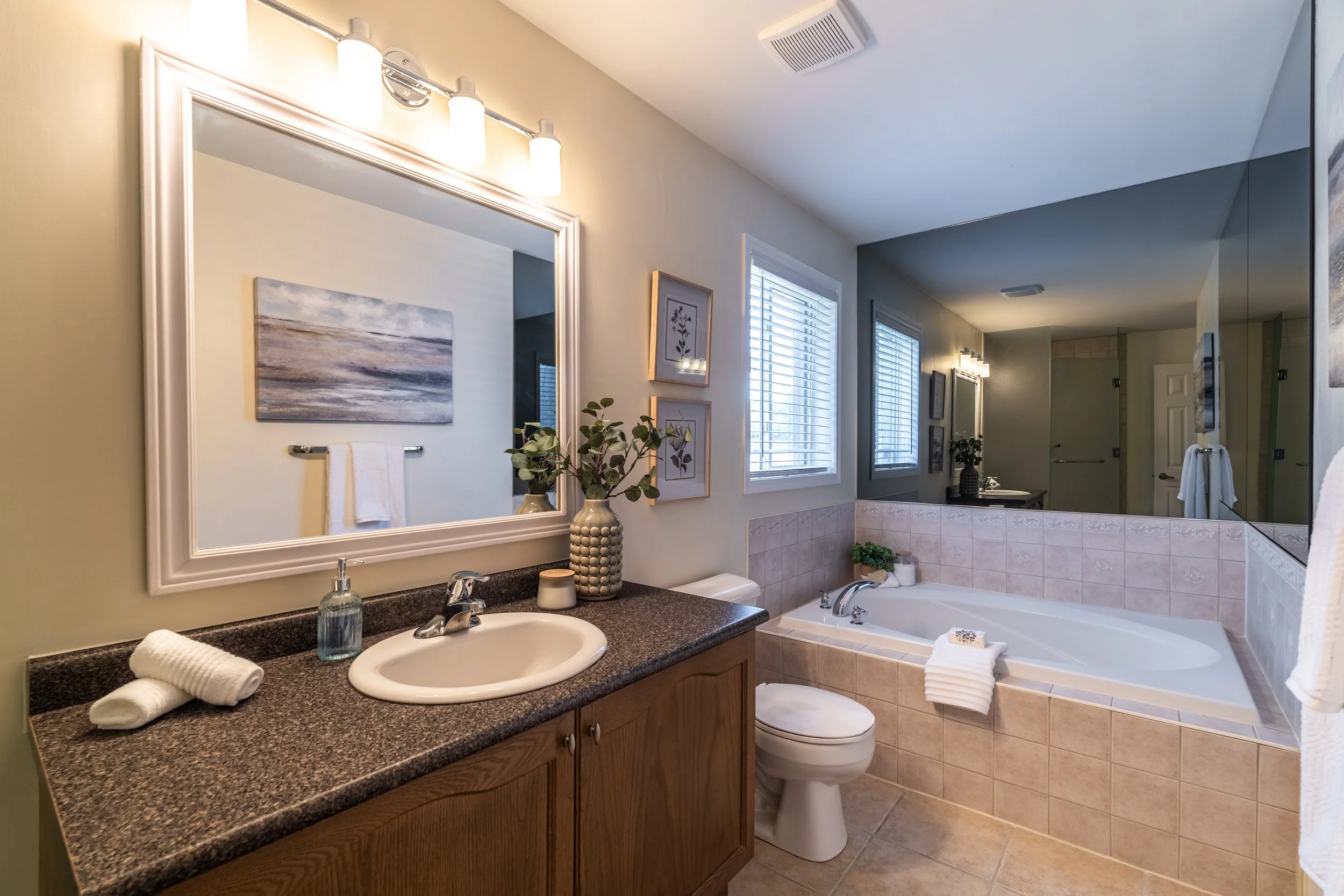 Frameless - 55 Meadow's End - 036.jpg