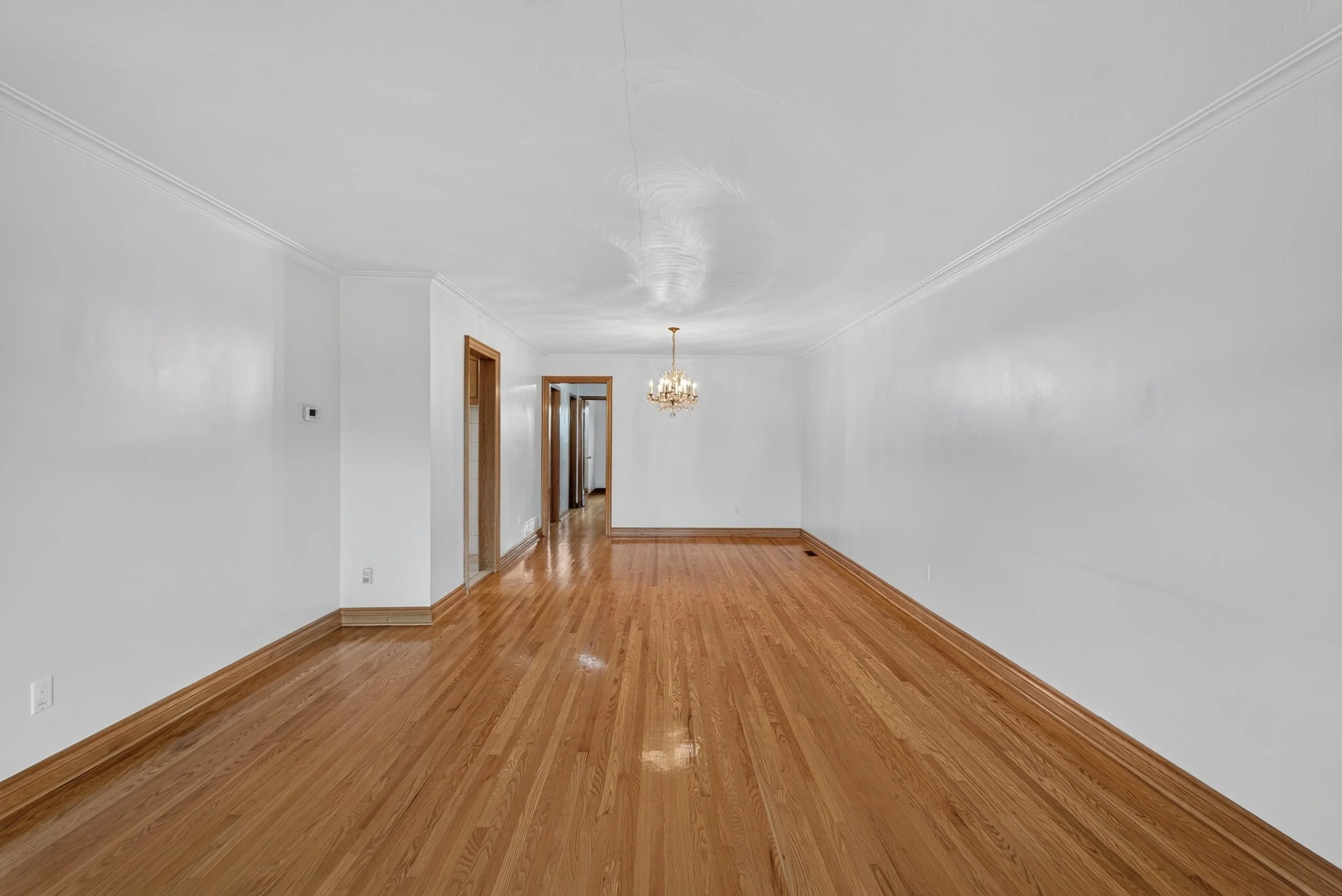 Frameless - 3697 Broomhill Cres - 013.jpg