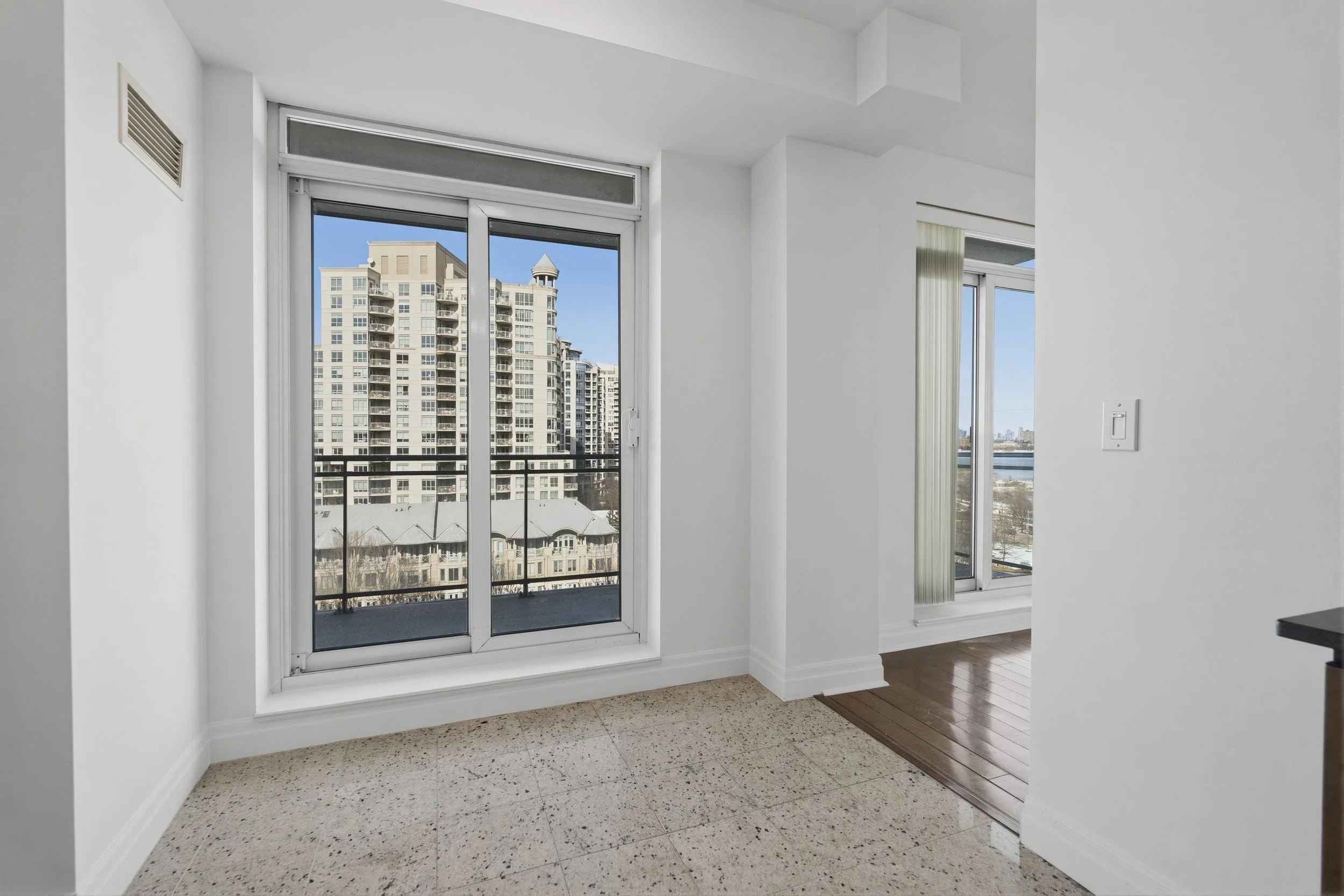 Frameless - 808 2119 Lake Shore Blvd - 024.JPG