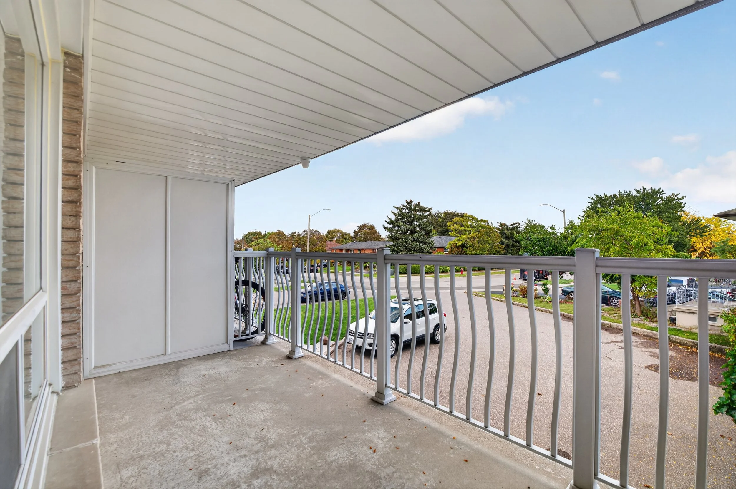 Frameless - 3697 Broomhill Cres - 019.jpg