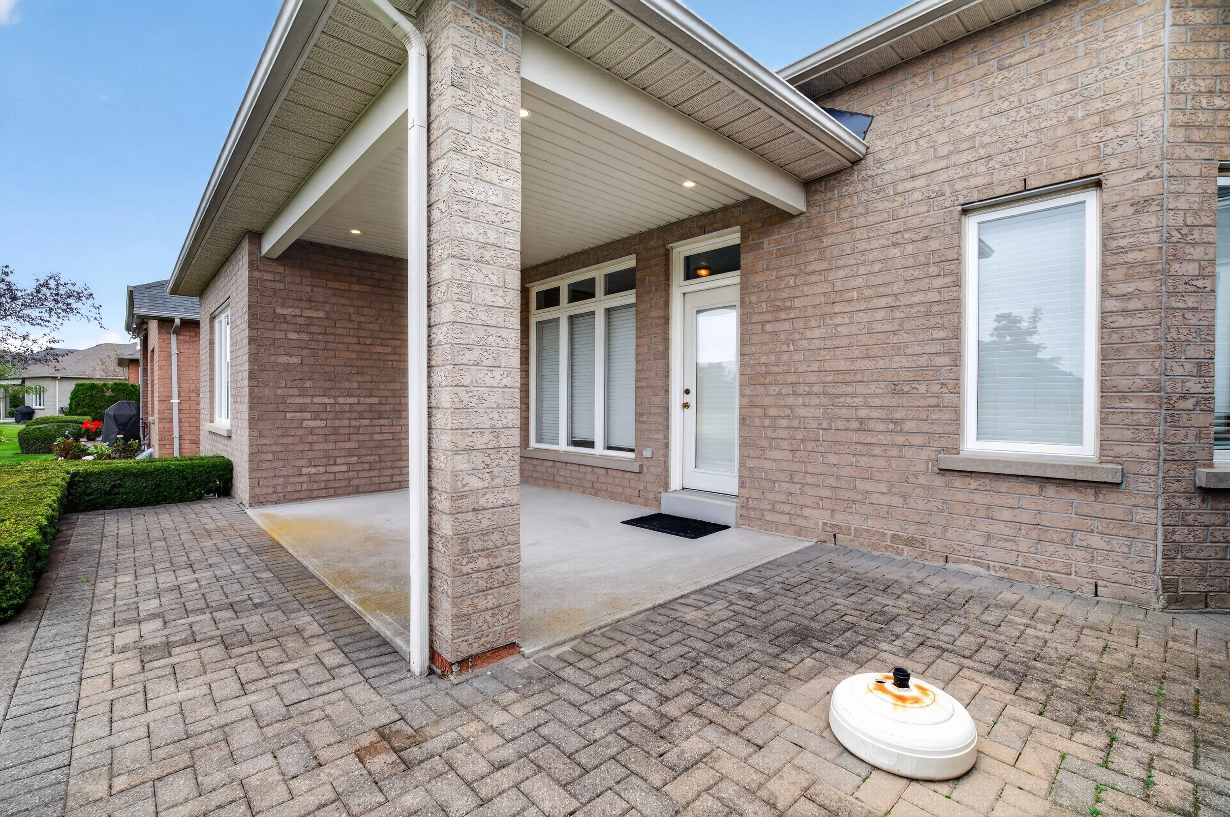 Frameless - 76 McDermott Trail - 044.jpg