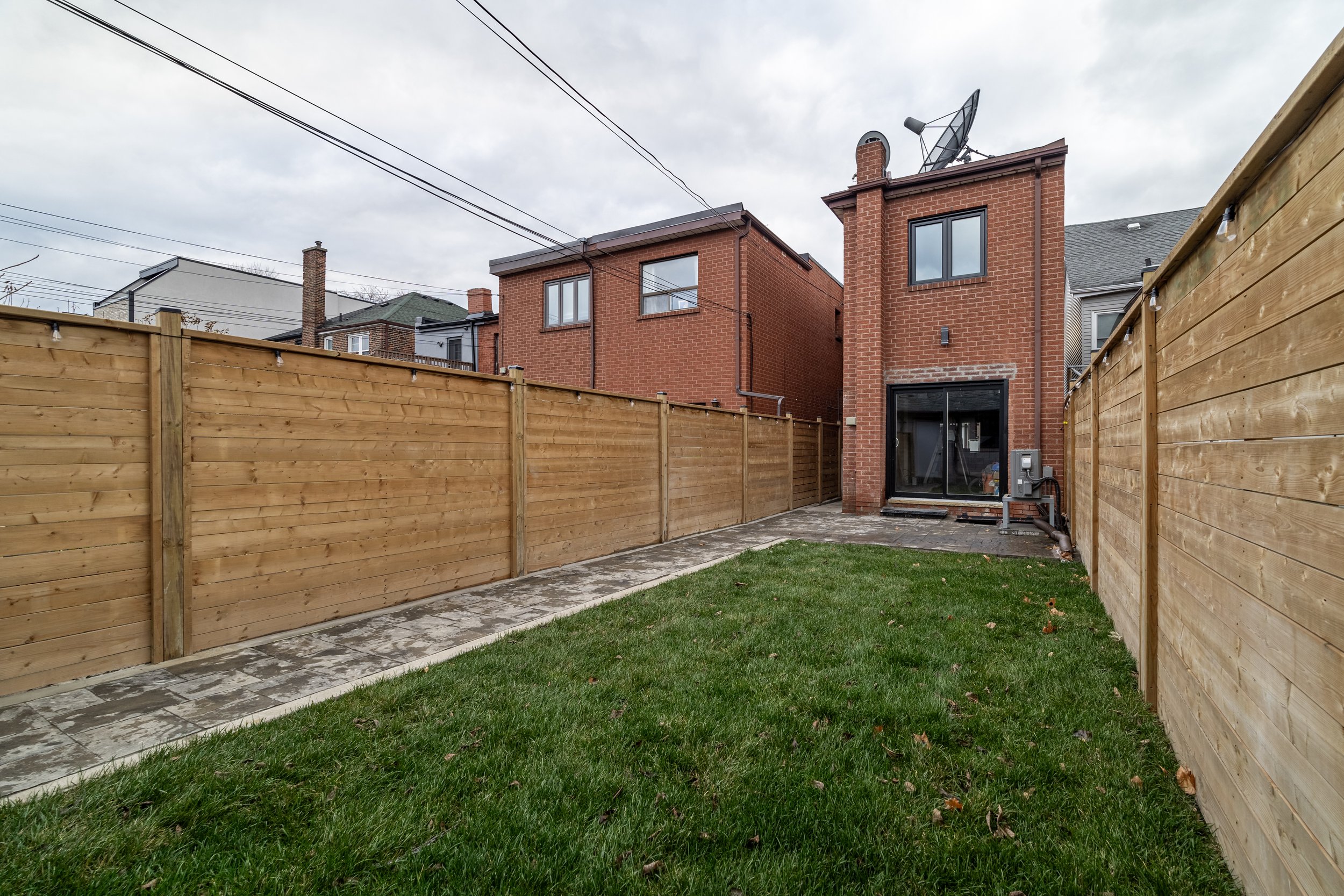 Frameless - 283 Euclid Ave - 055.jpg