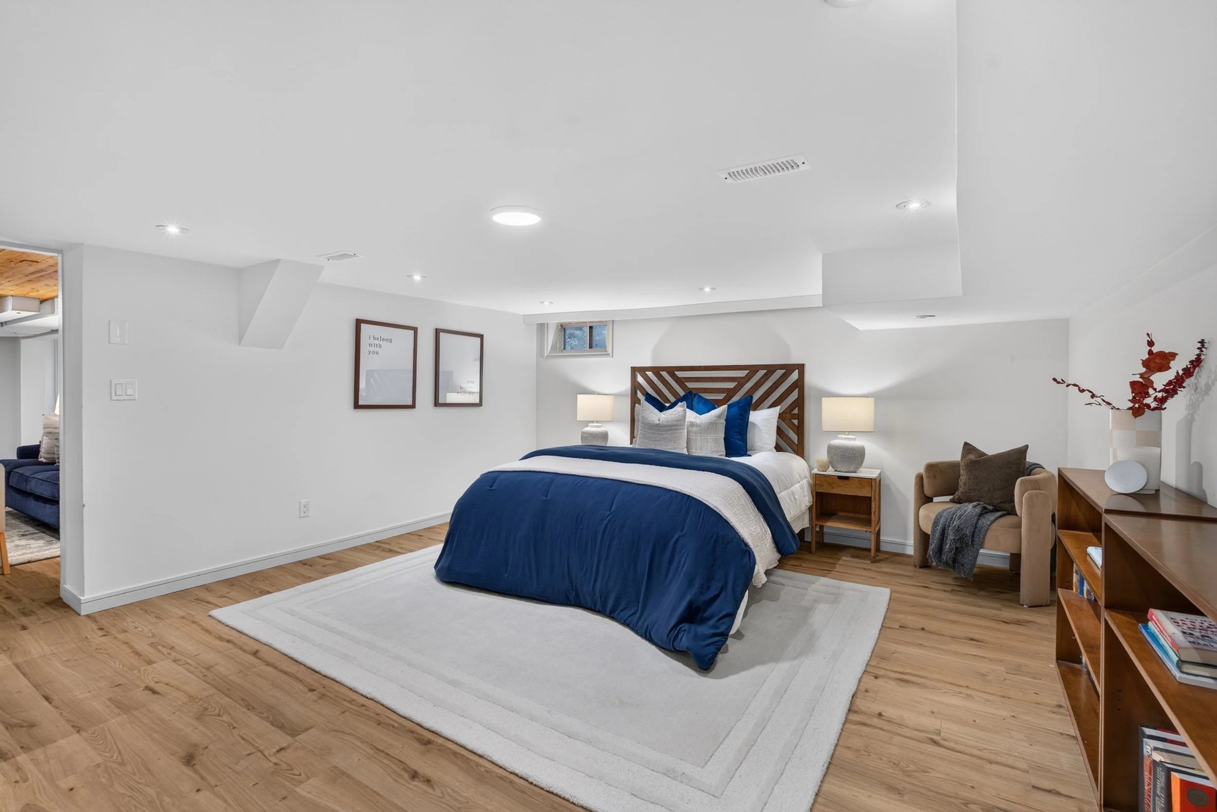 Frameless - 521 Sutherland - 055.jpg