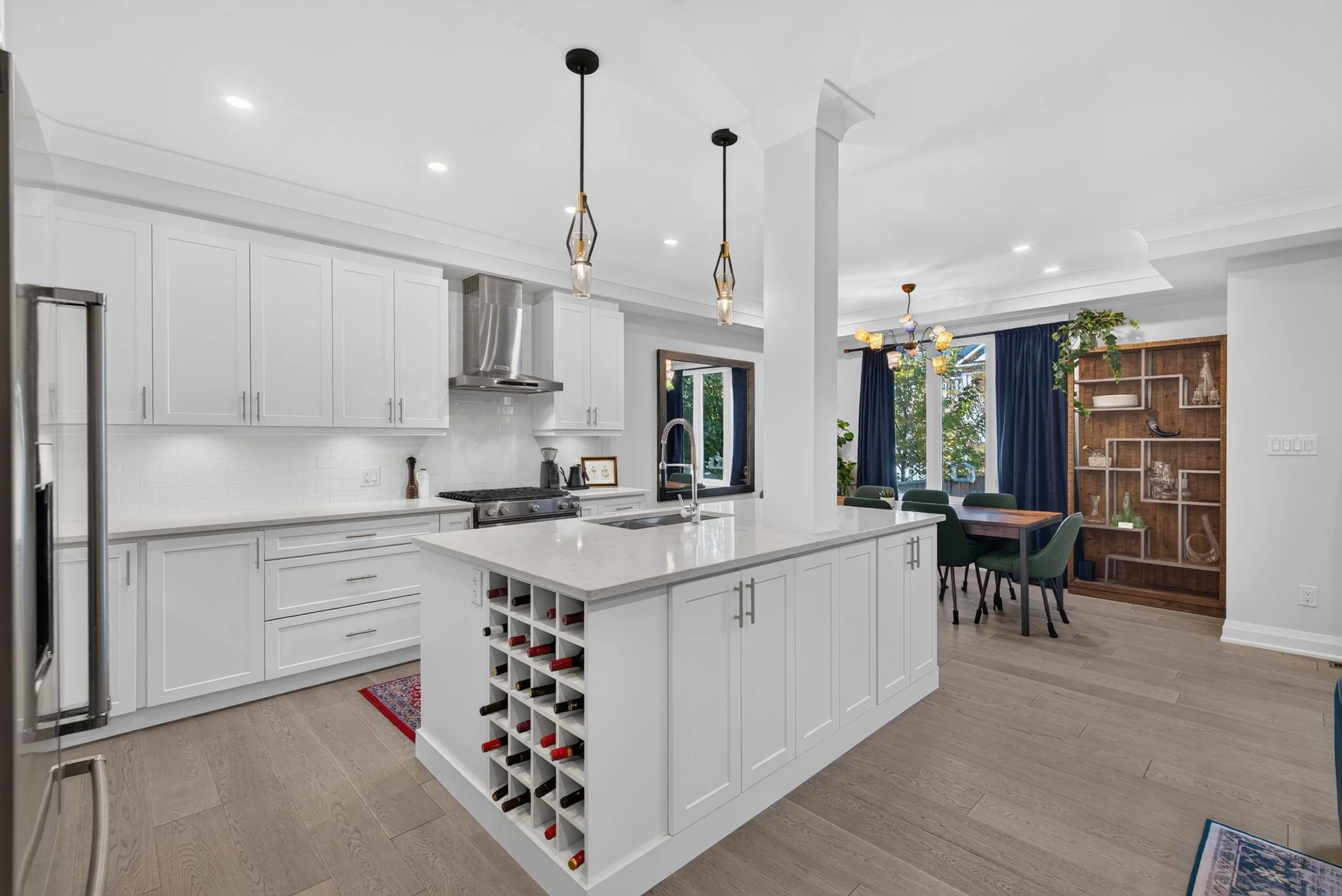 Frameless - 40 Lowther Ave - 020.jpg