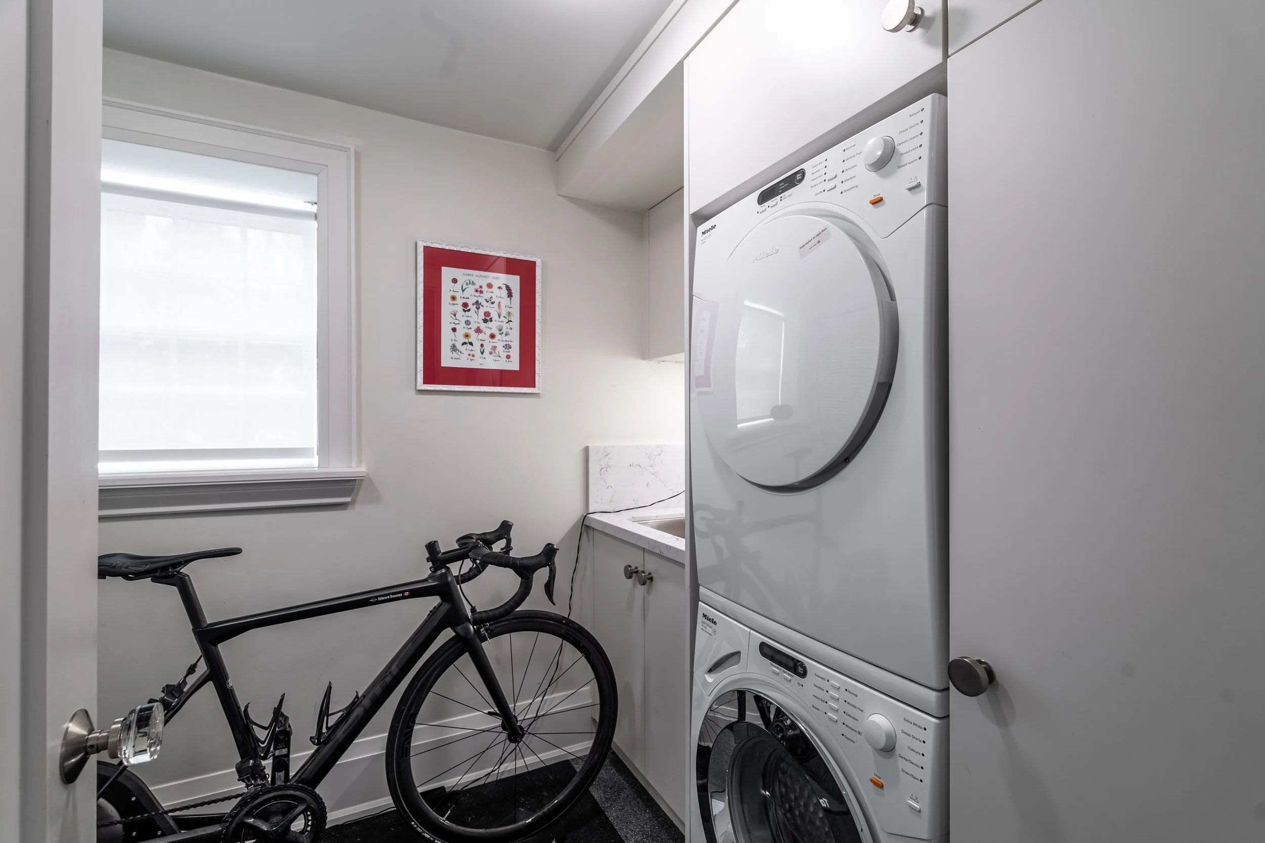 Frameless - 94 Cresent Rd - 032.jpg