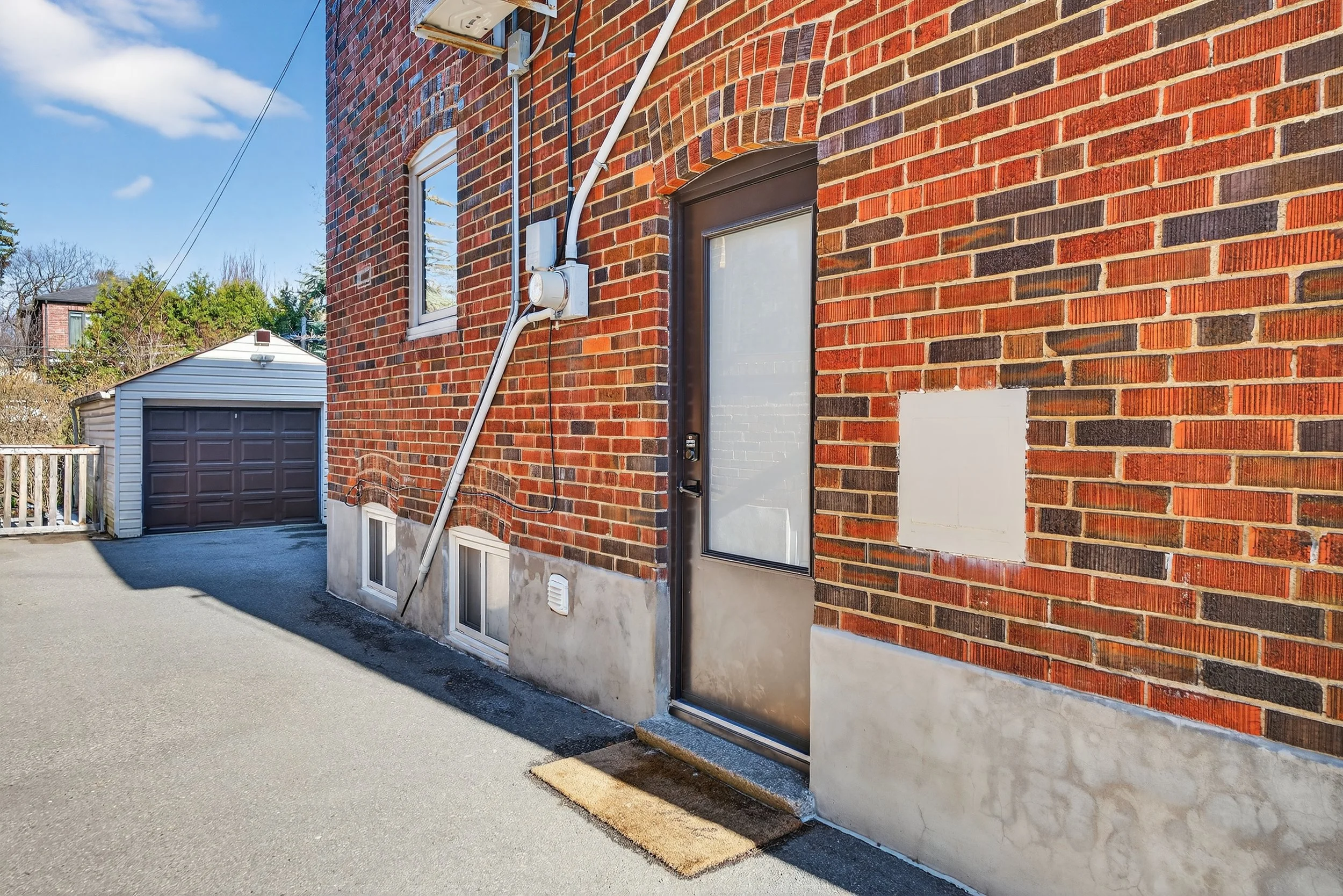 Frameless - 505 Sutherland -054.jpg