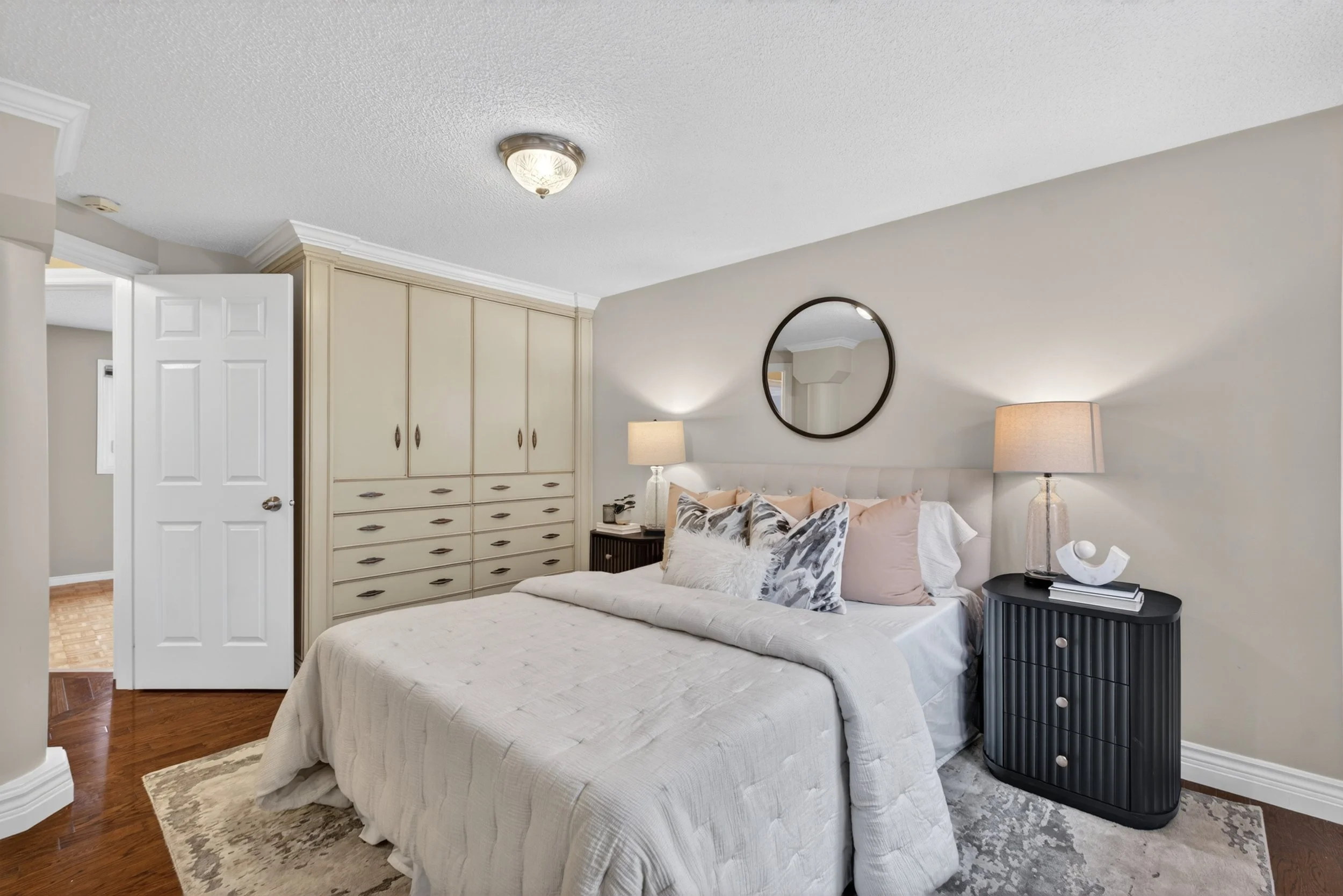 Frameless - 12 Patterson Cres - 032.jpg