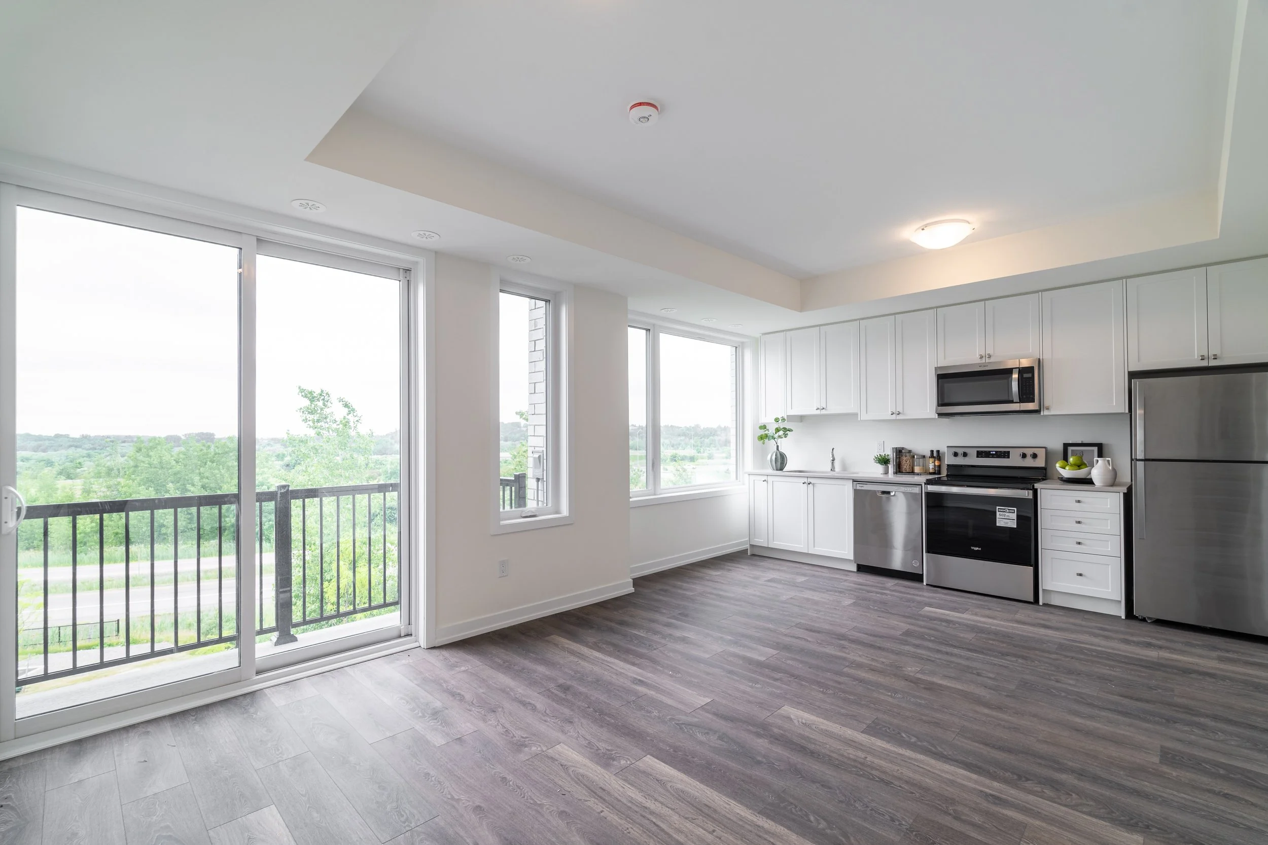 Frameless - Unit 2103-160 Densmore Rd - 009.jpg