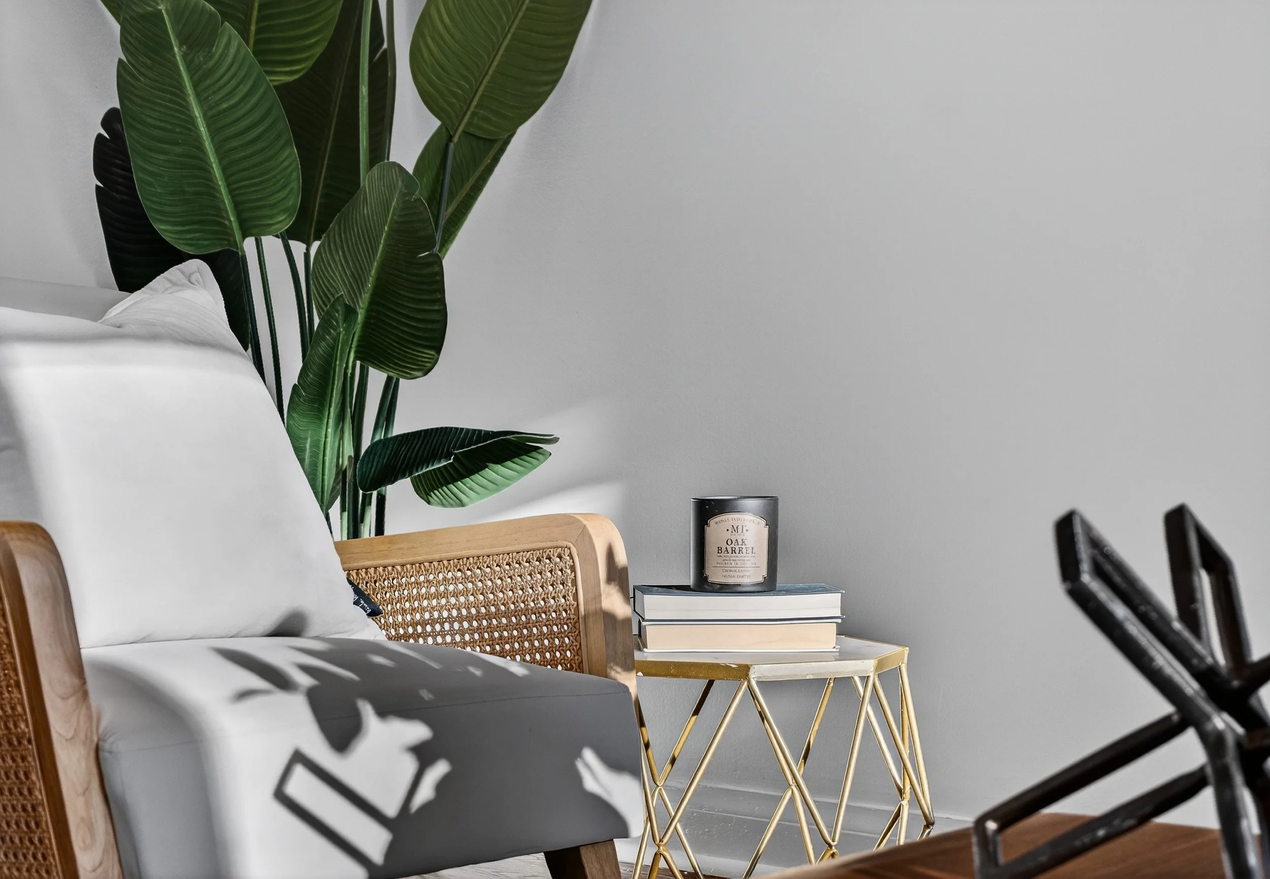 Frameless - 505 Sutherland -009.jpg