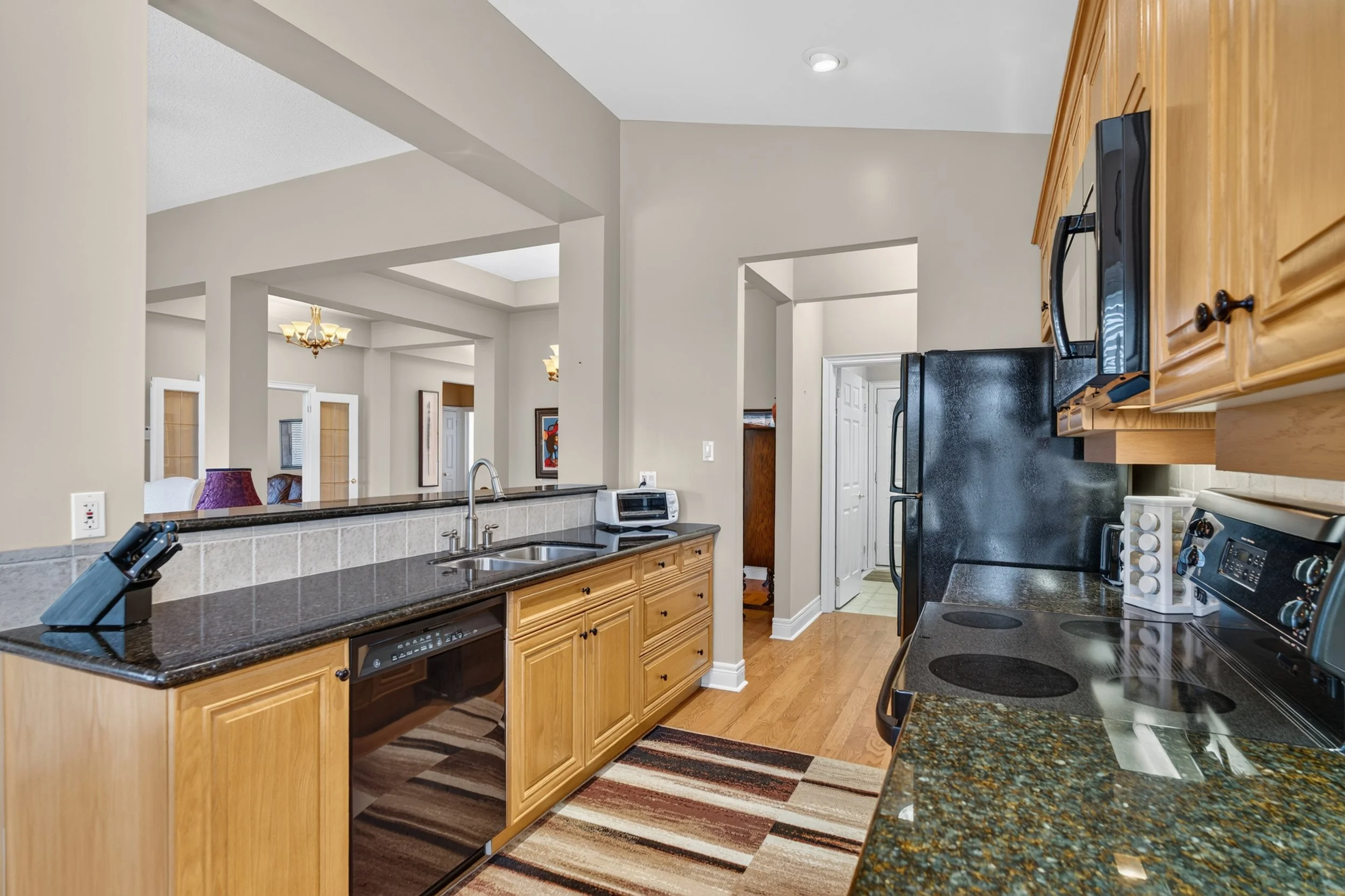 Frameless - 76 McDermott Trail - 024.jpg