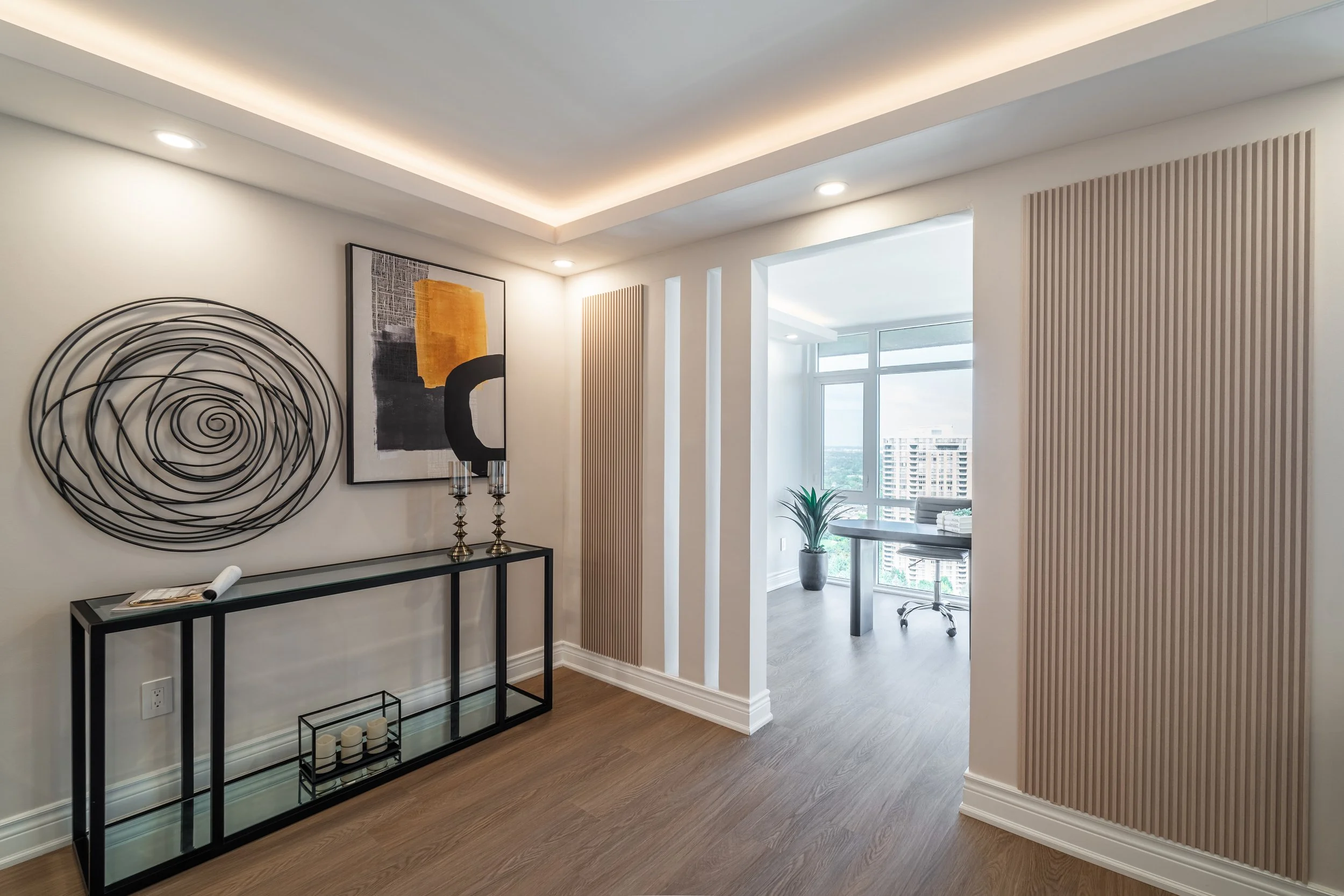 Frameless - 1555 Finch -022.jpg