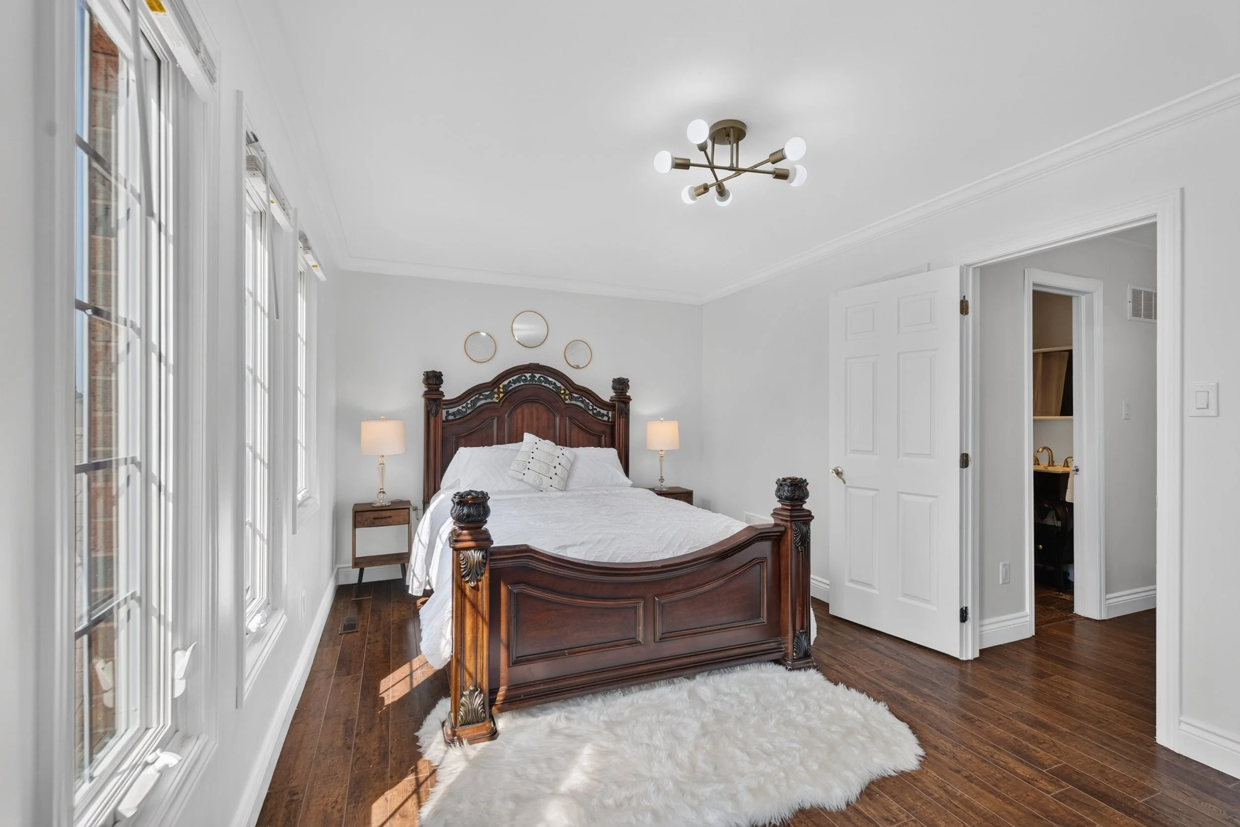 Frameless - 14 Mullis Cres - 022.jpg