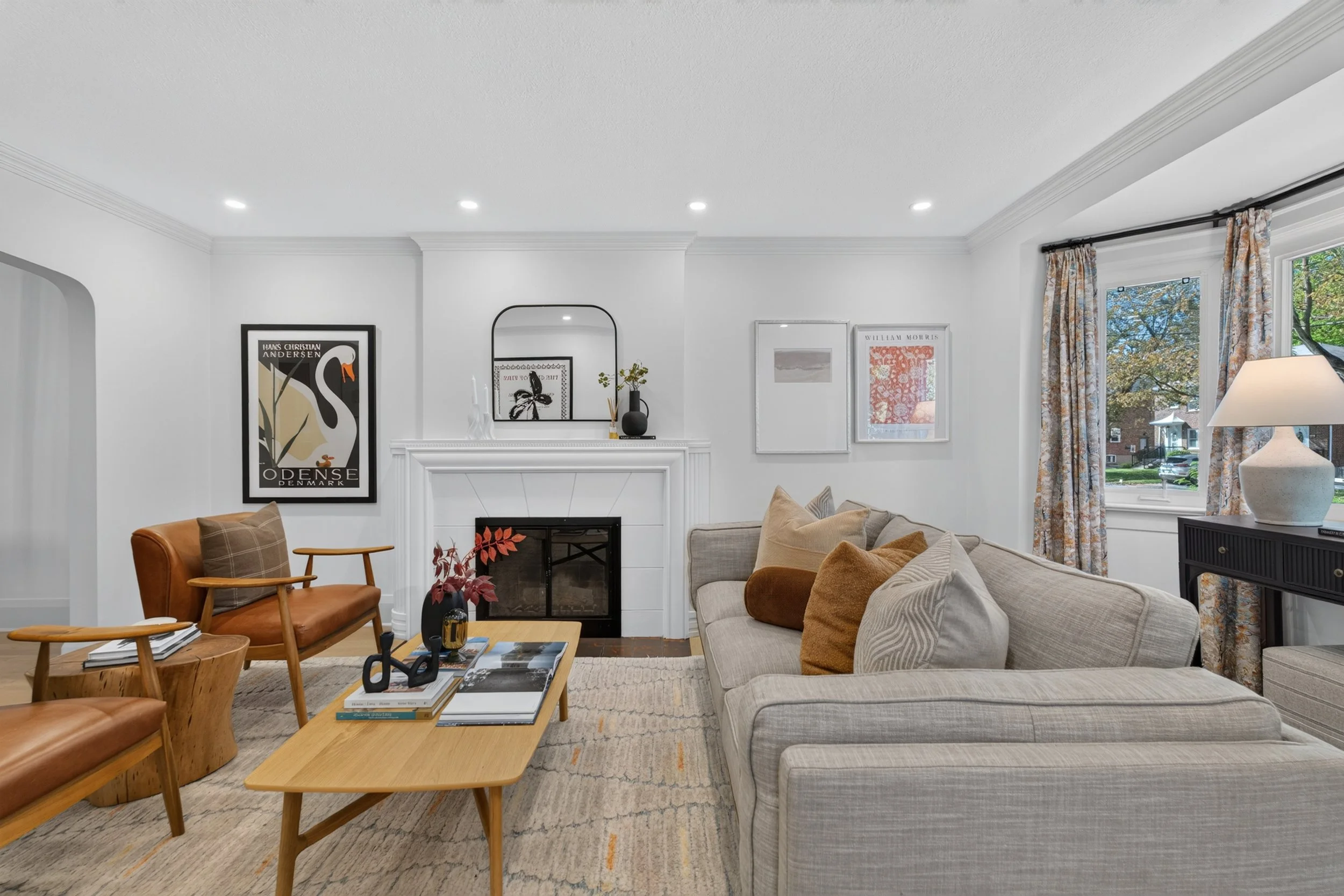 Frameless - 521 Sutherland - 009.jpg