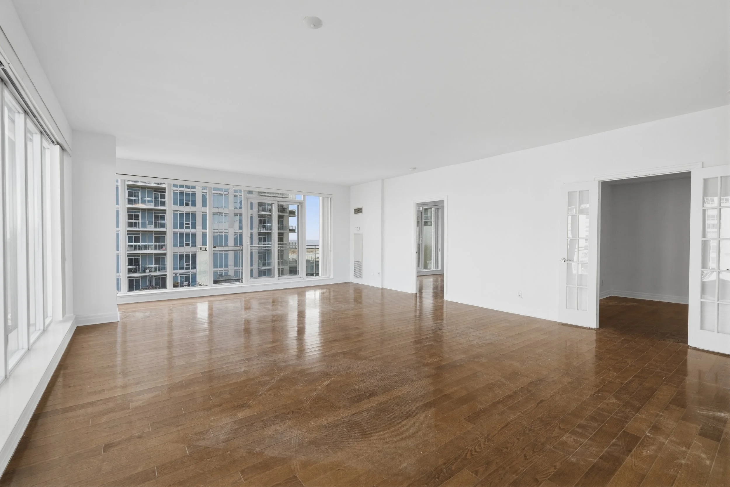 Frameless - 808 2119 Lake Shore Blvd - 011.JPG