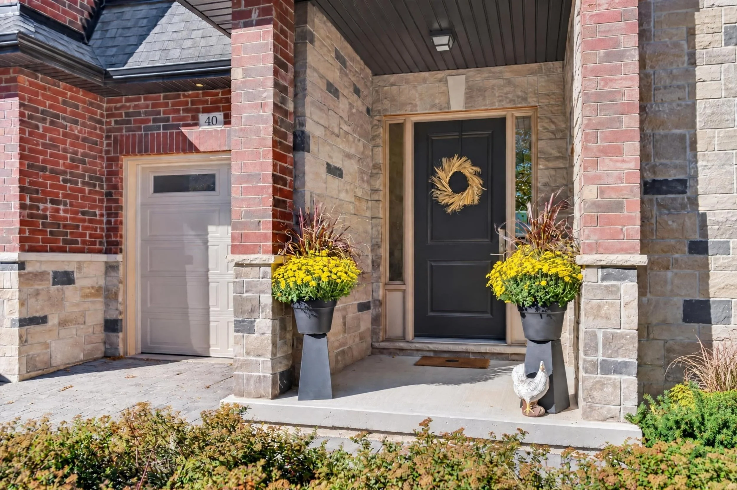 Frameless - 40 Lowther Ave - 006.jpg