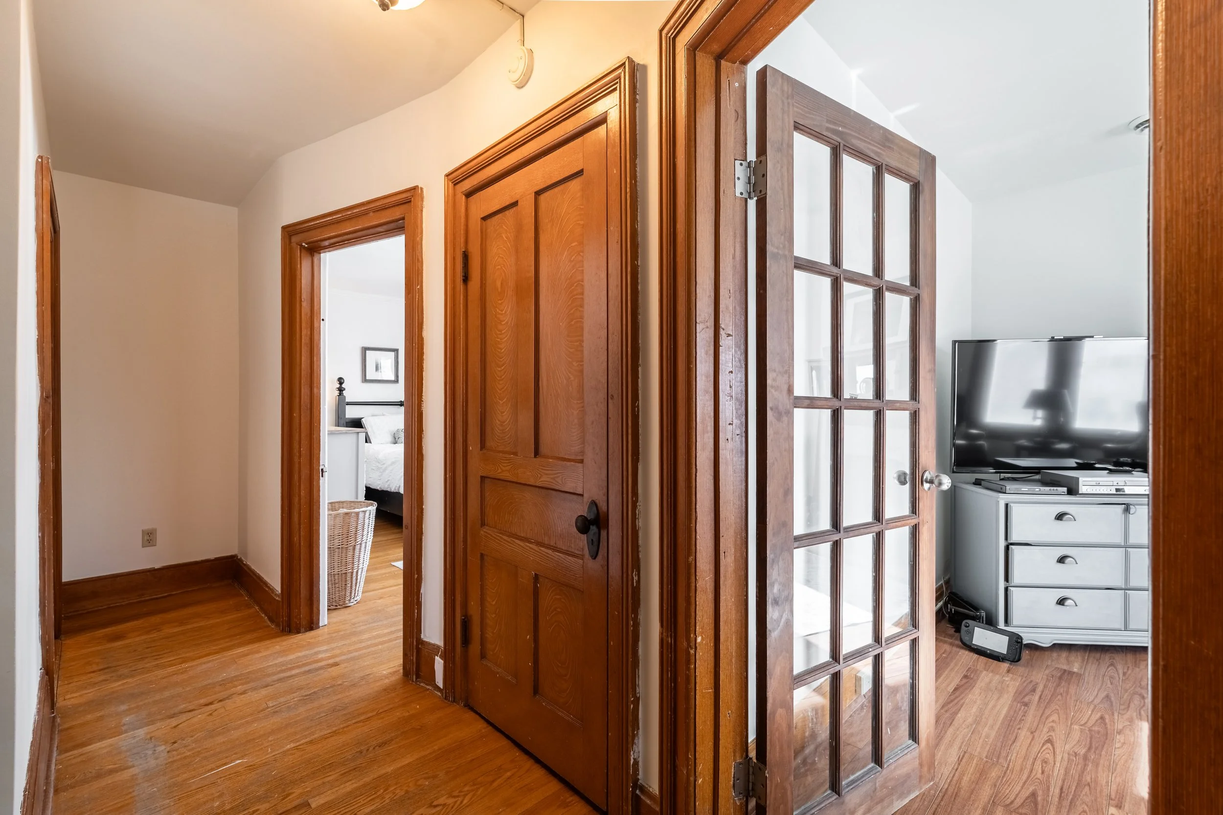 Framless - 6038 Main St - 033.jpg