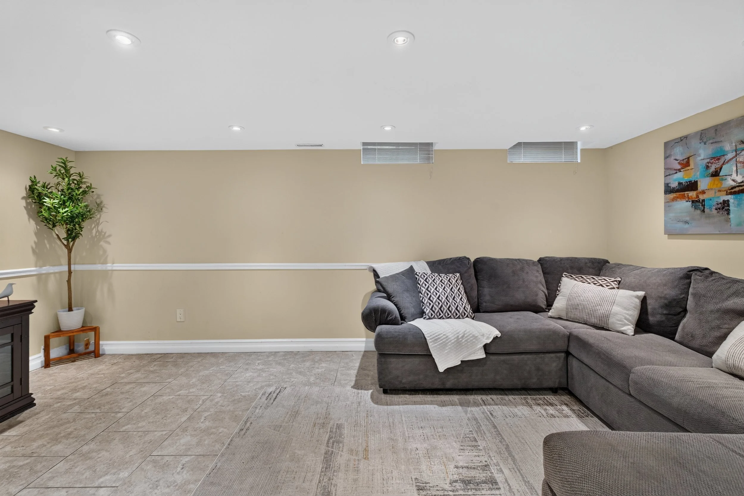 Frameless - 14 Mullis Cres - 029.jpg