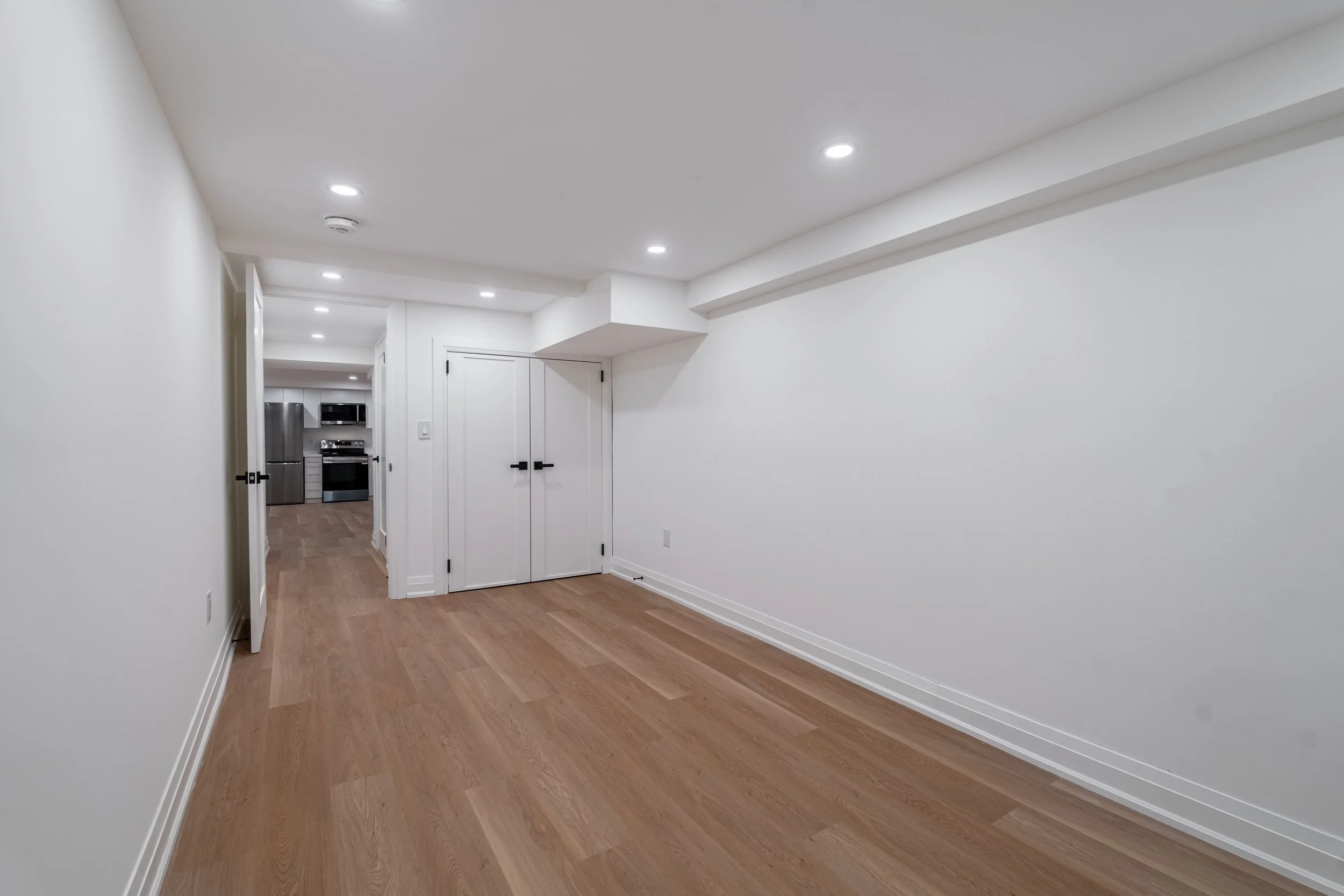 Frameless - 283 Euclid Ave - 043.jpg