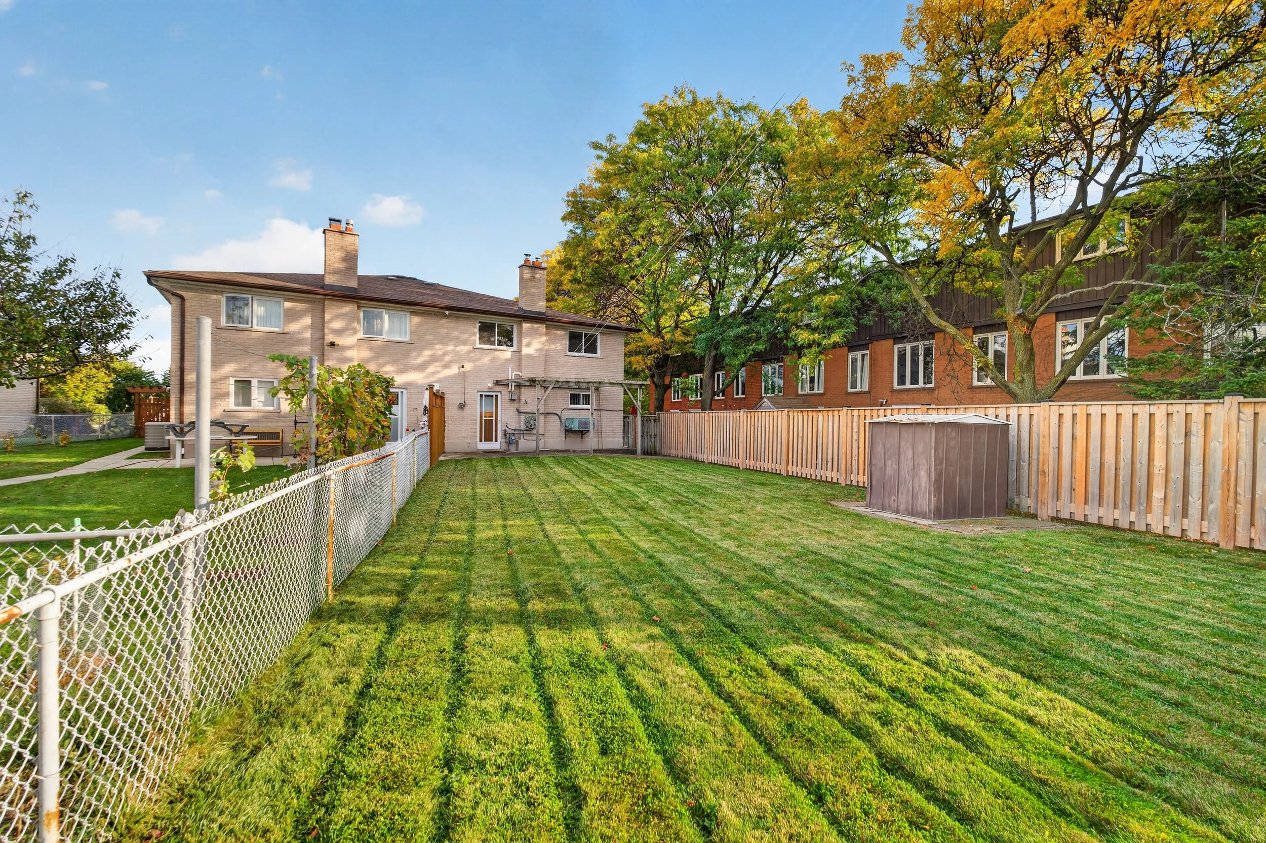 Frameless - 3697 Broomhill Cres - 060.jpg
