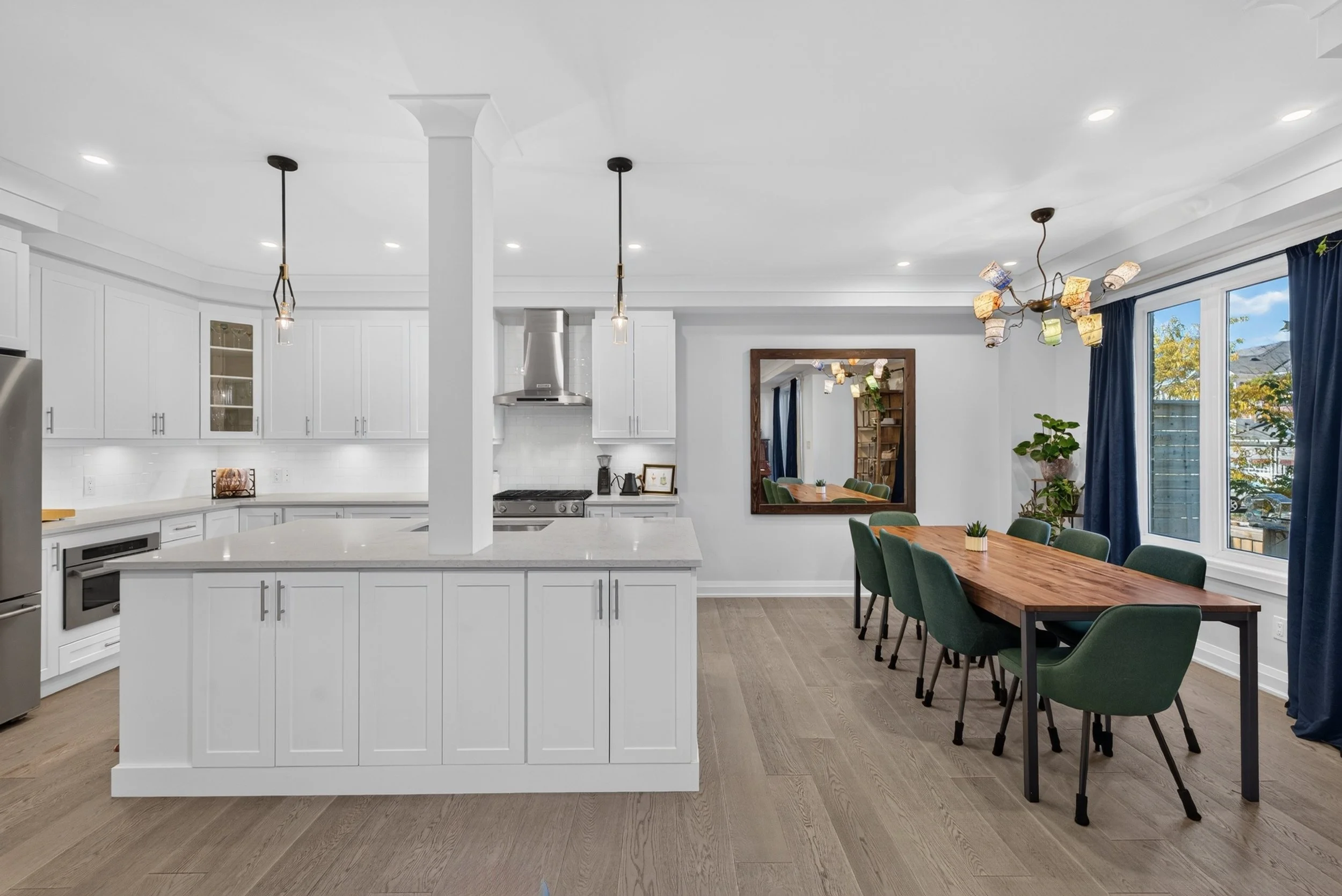 Frameless - 40 Lowther Ave - 017.jpg