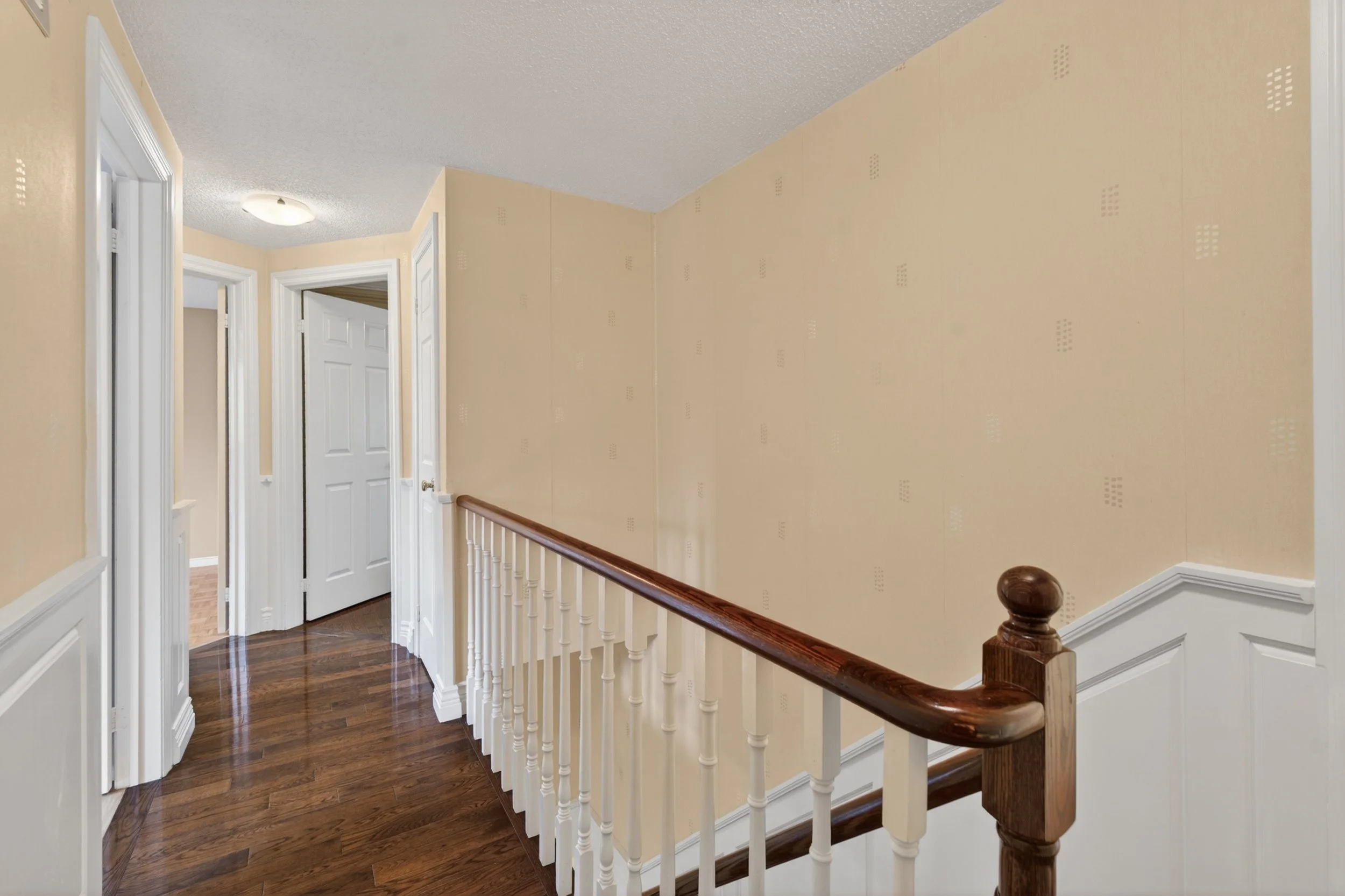 Frameless - 12 Patterson Cres - 030.jpg