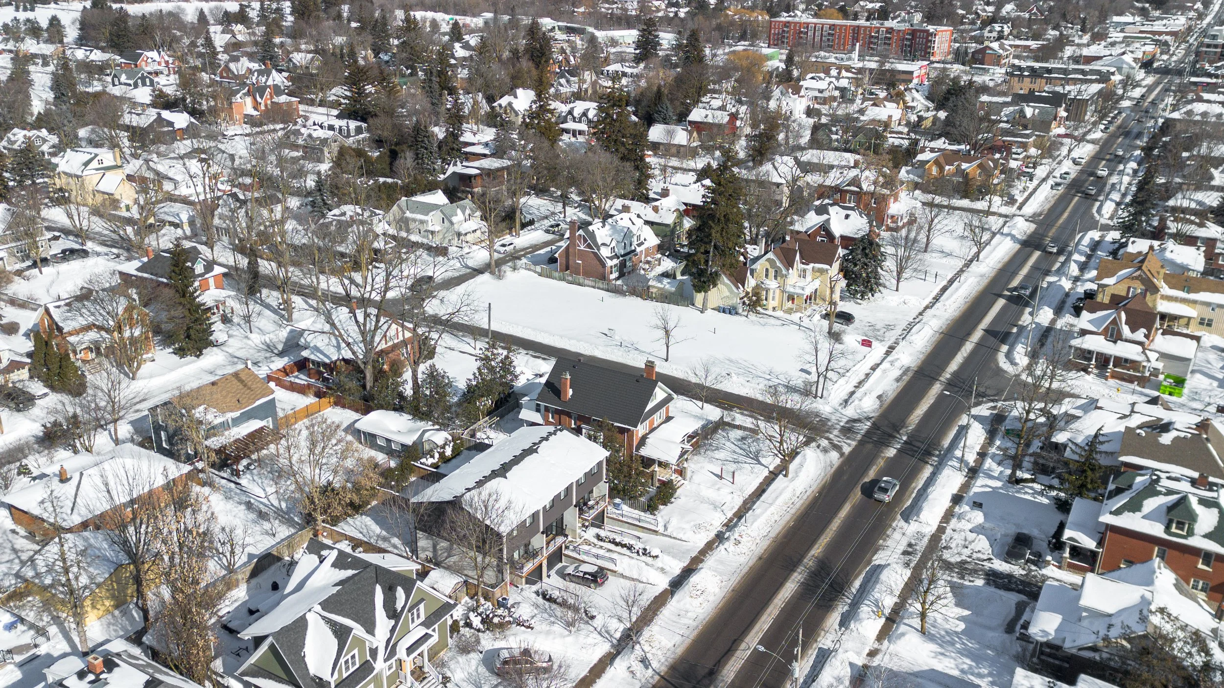 Framless - 6038 Main St - 073.jpg