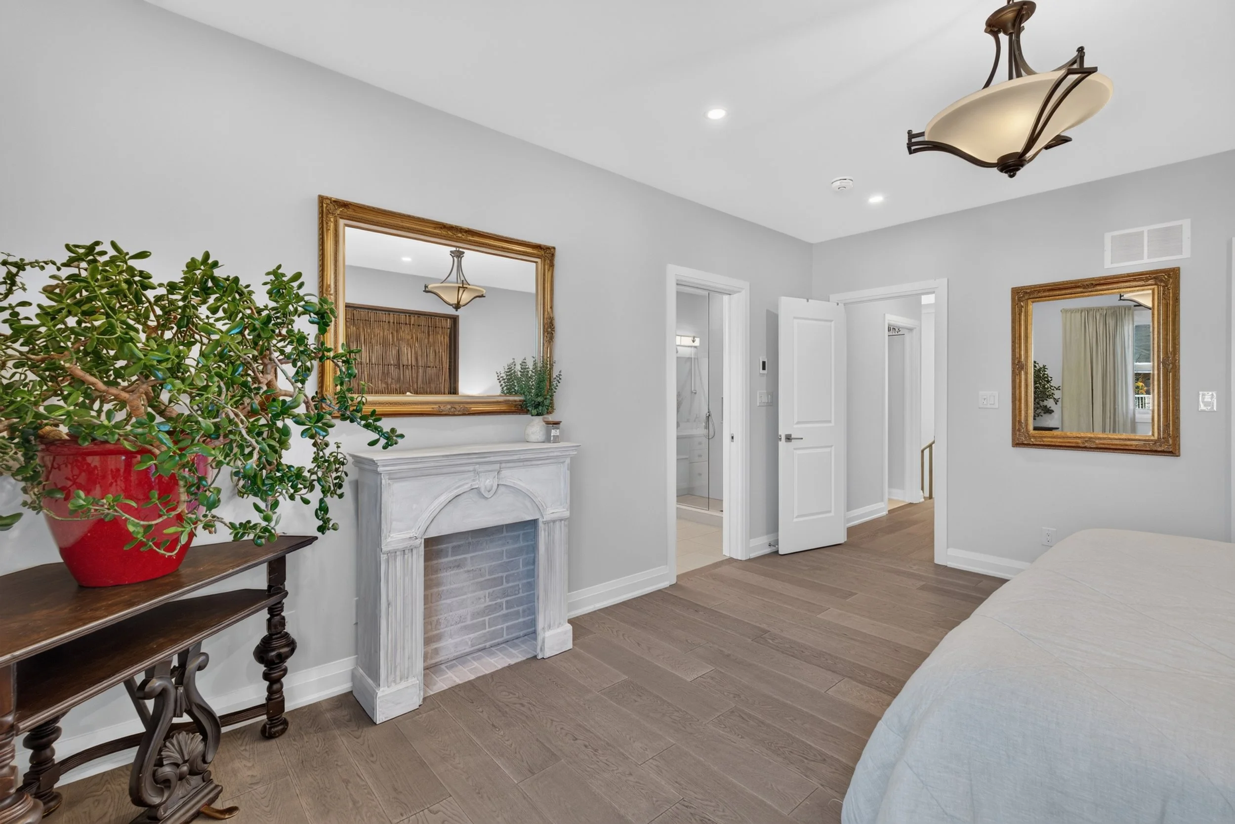Frameless - 40 Lowther Ave - 041.jpg