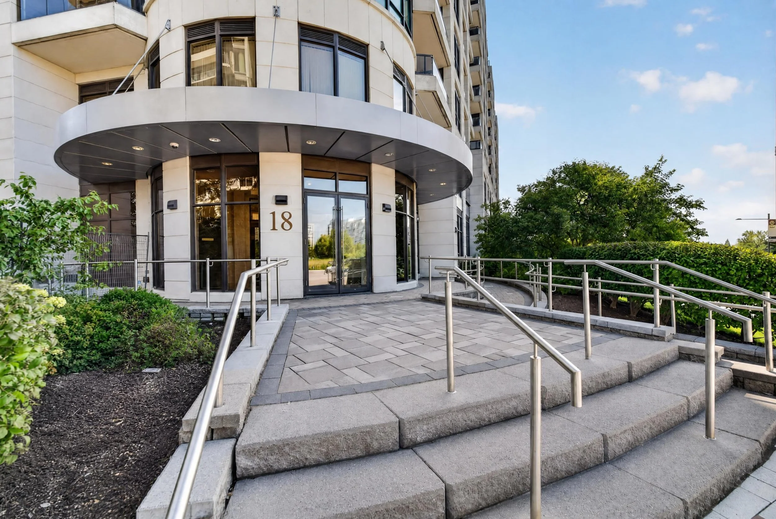 Frameless - 1203 18 Harding Blvd - 039.jpg