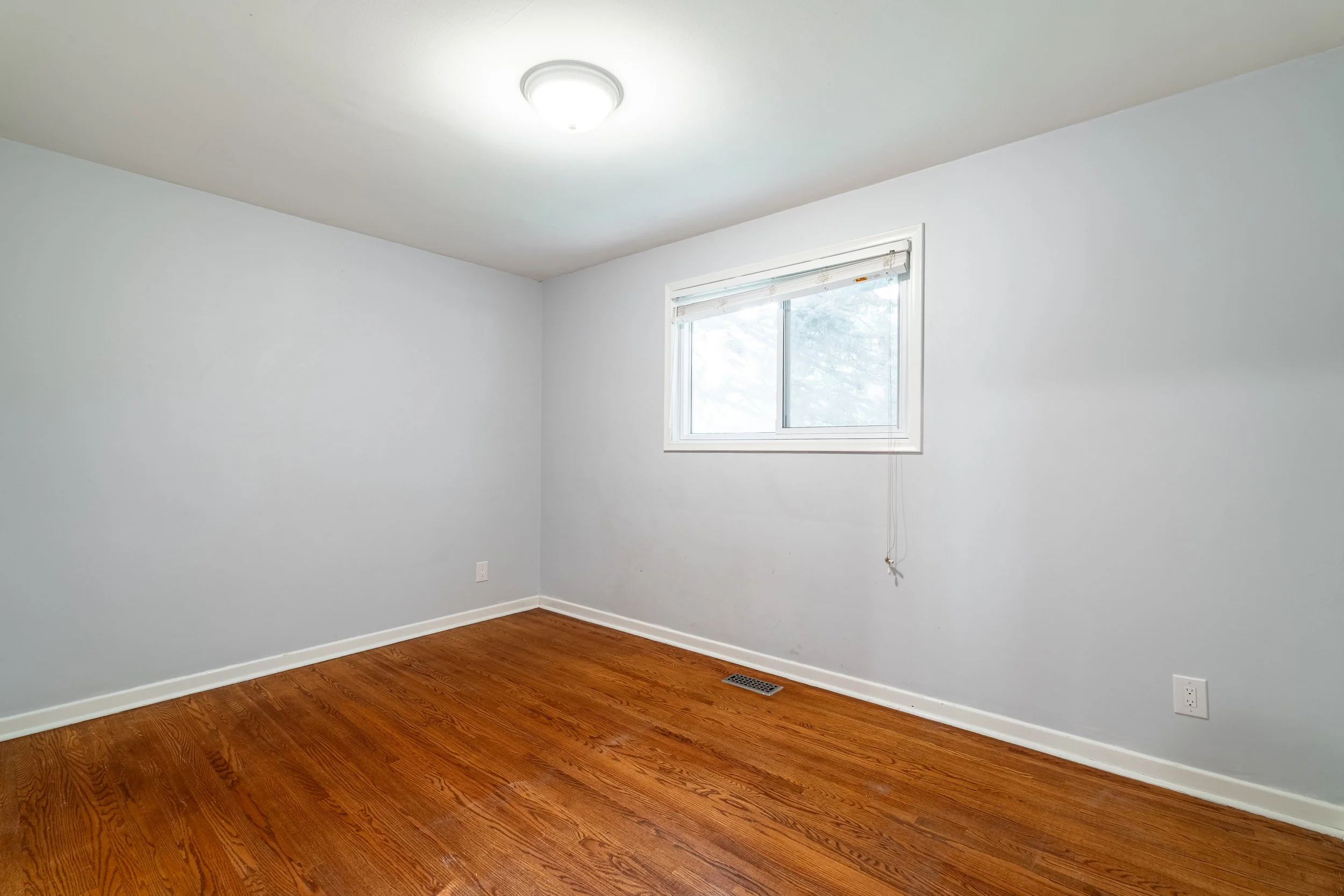 Frameless - 374 Boyer St - 024.jpg