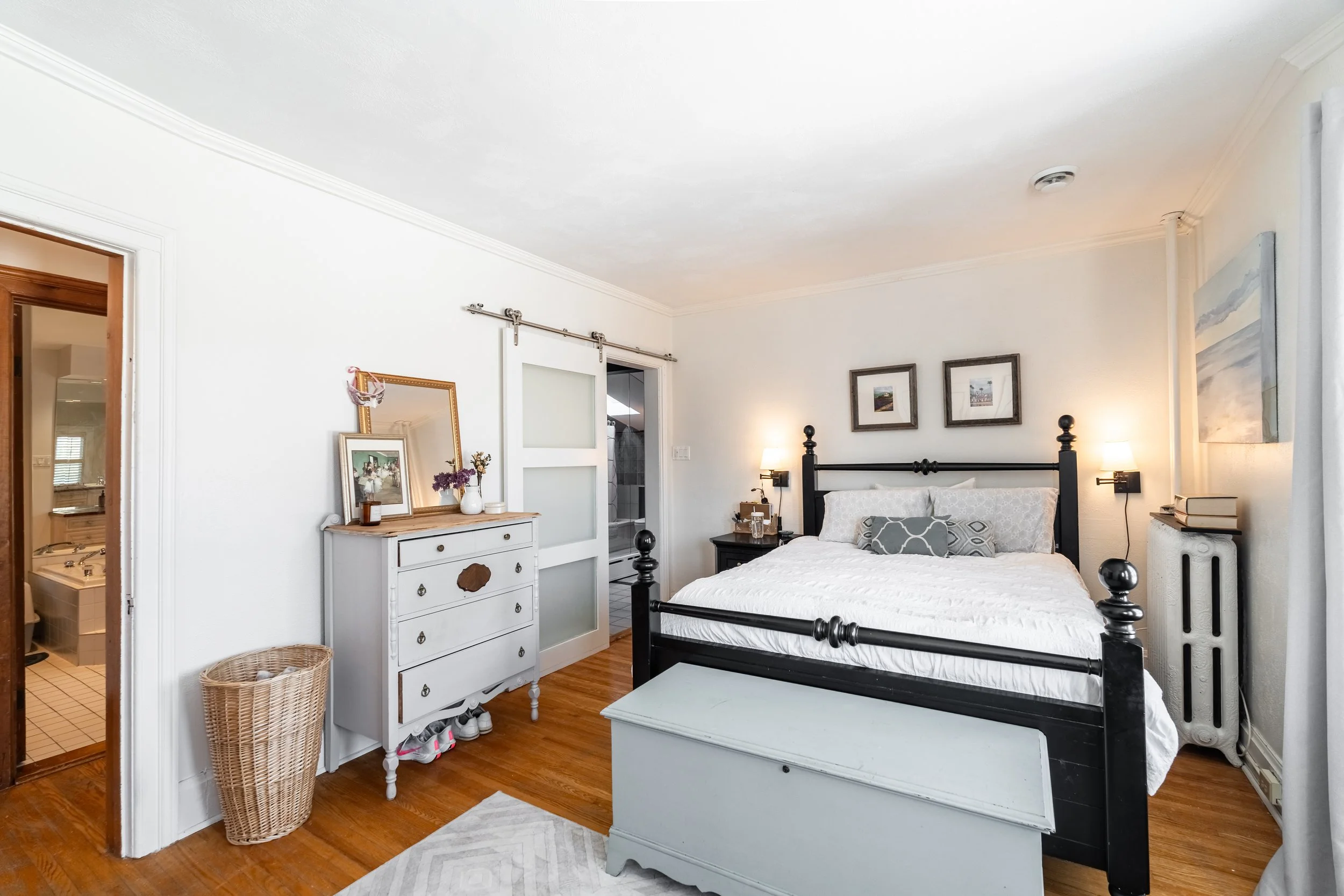 Framless - 6038 Main St - 039.jpg