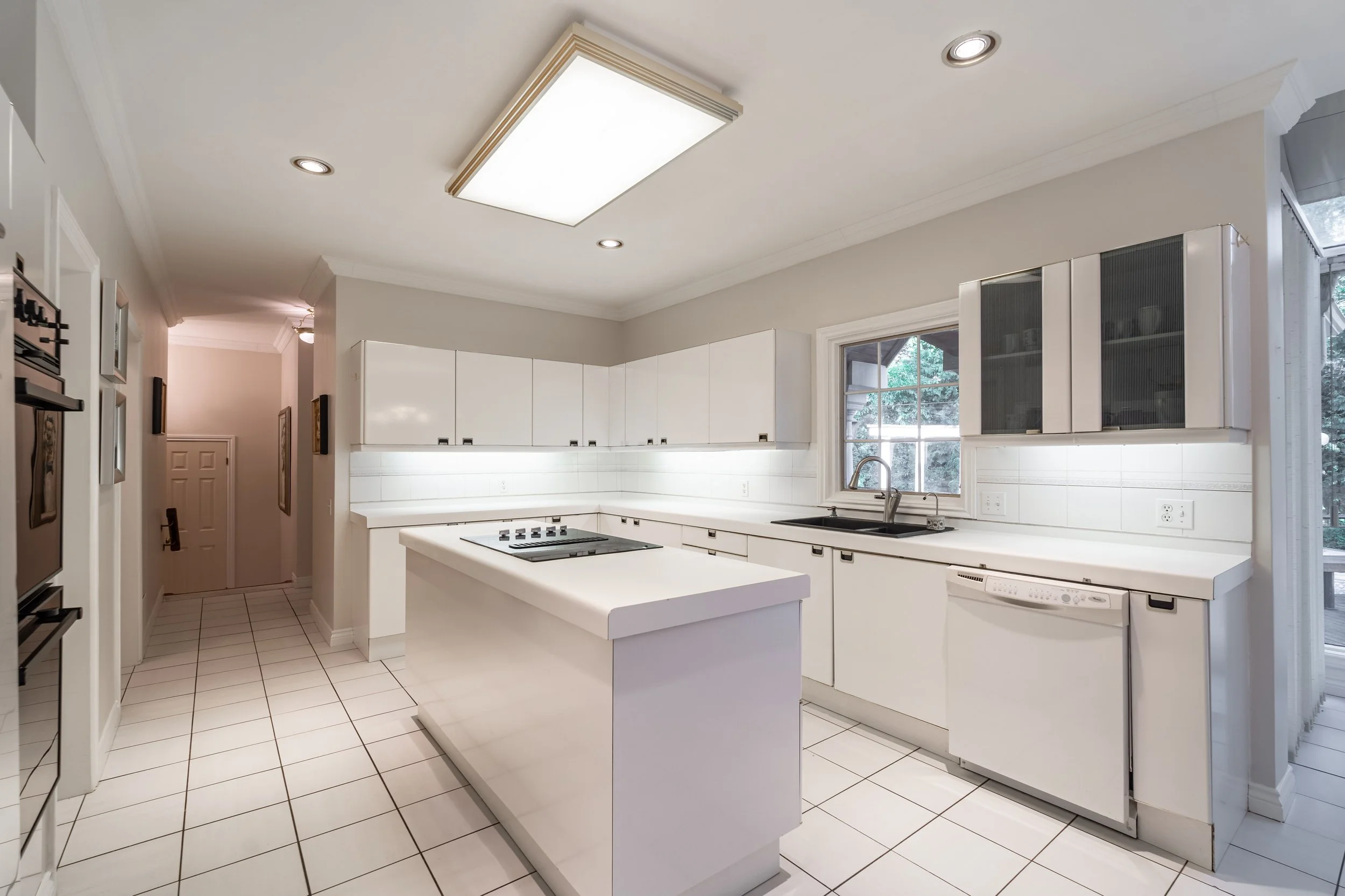 Frameless - 15 Daffodil Ave - 2 -025.jpg