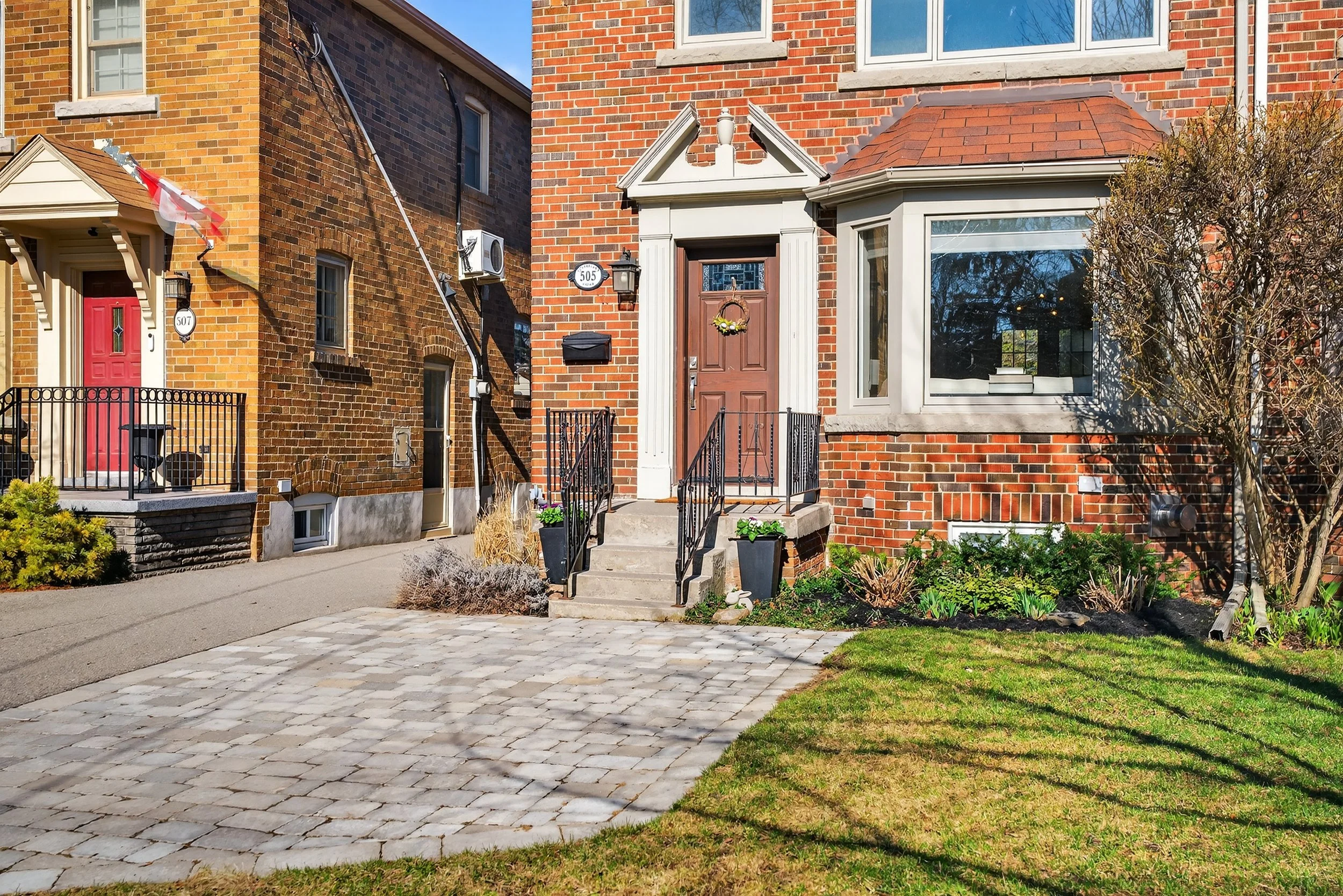 Frameless - 505 Sutherland -003.jpg