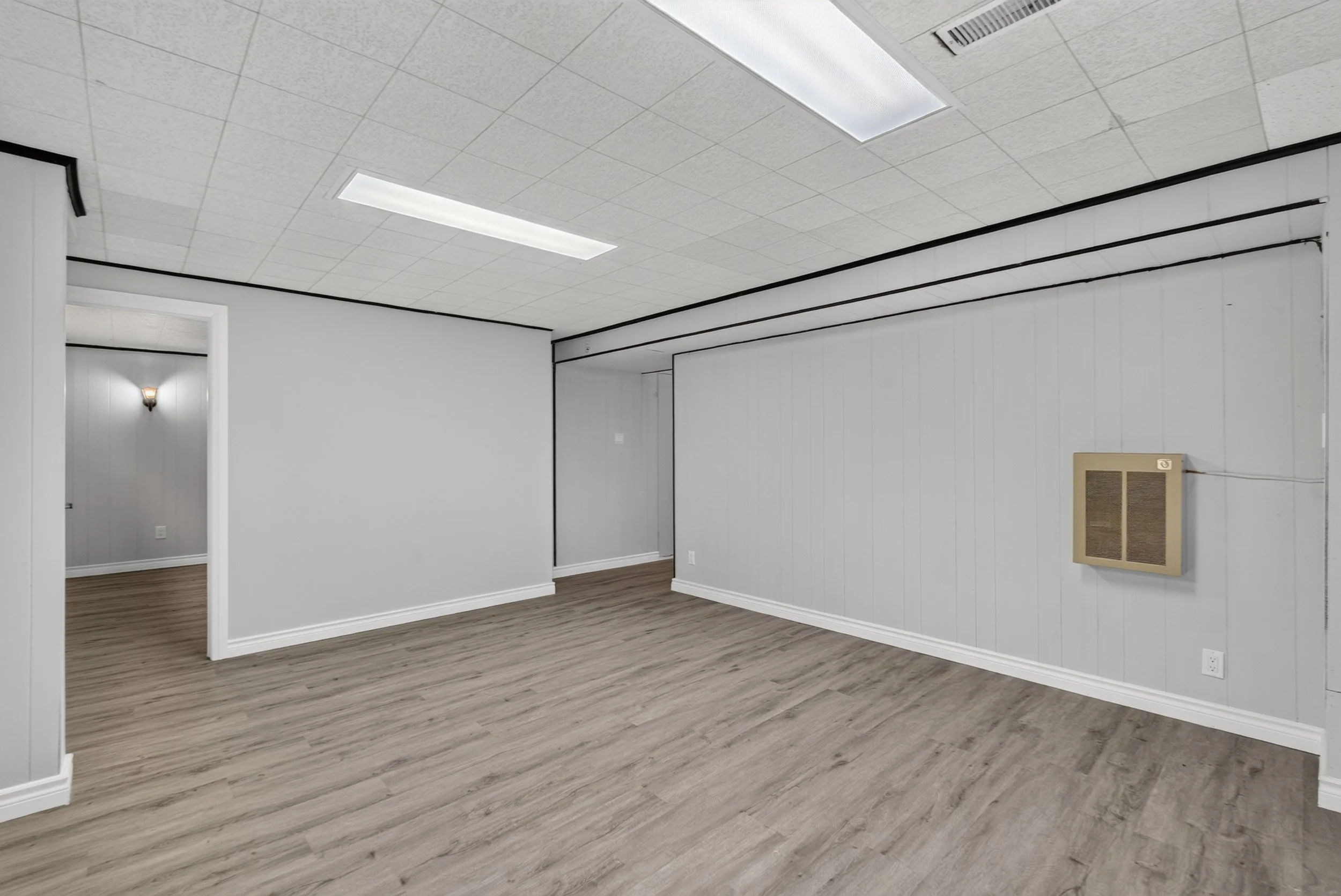 Frameless - 3 Minstrel Dr - 042.jpg