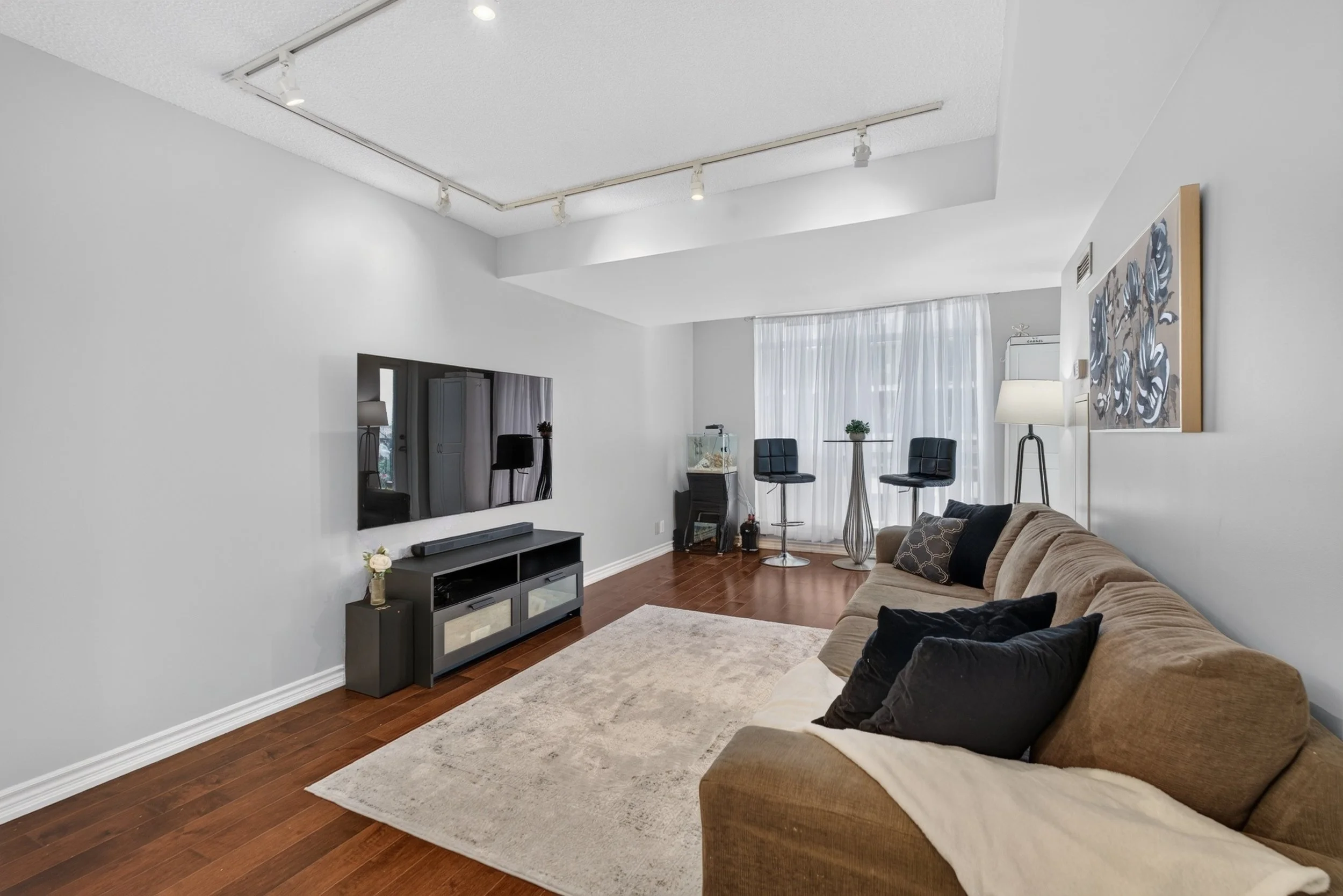 Frameless - 1203 18 Harding Blvd - 015.jpg