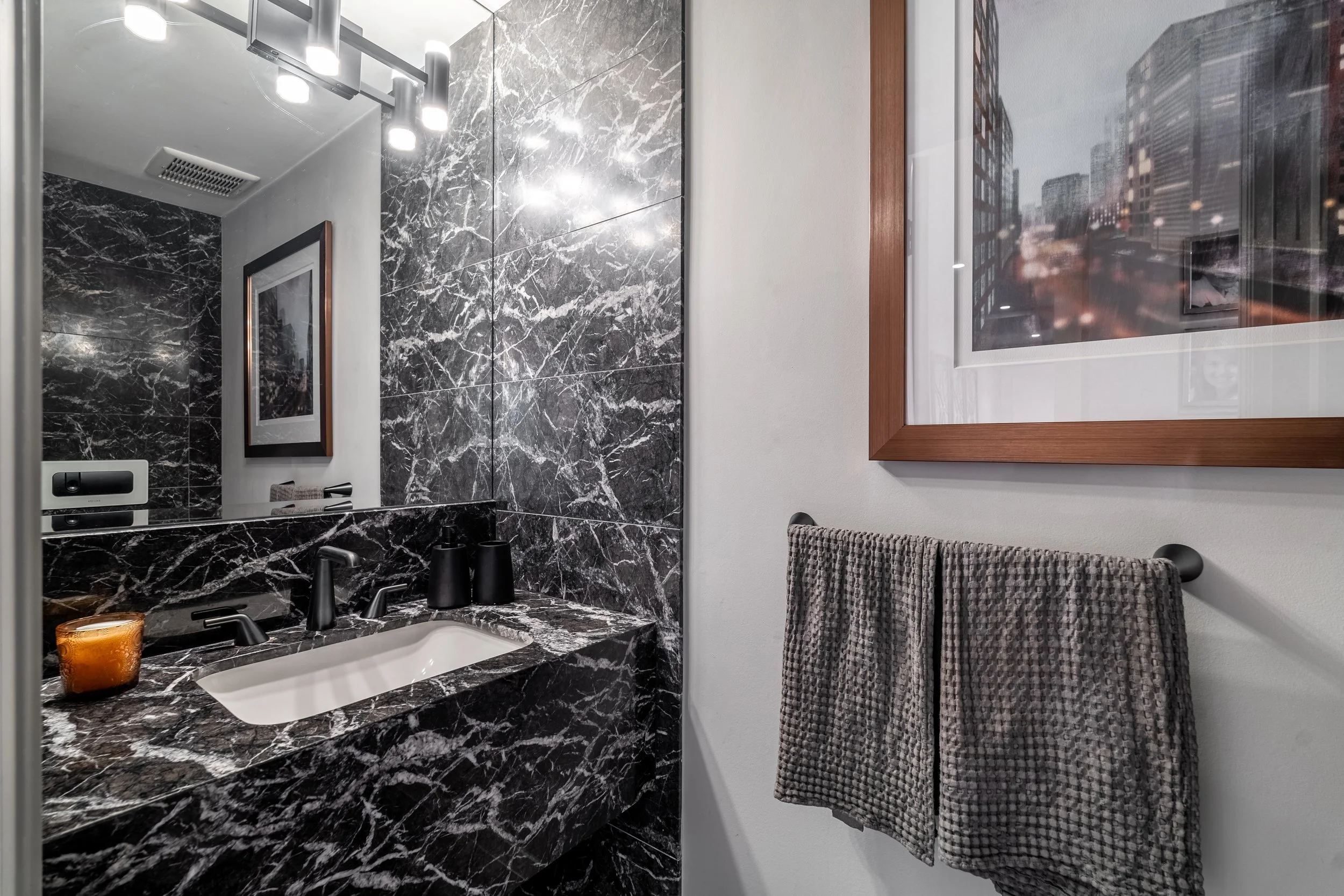 Frameless - 94 Cresent Rd - 031.jpg