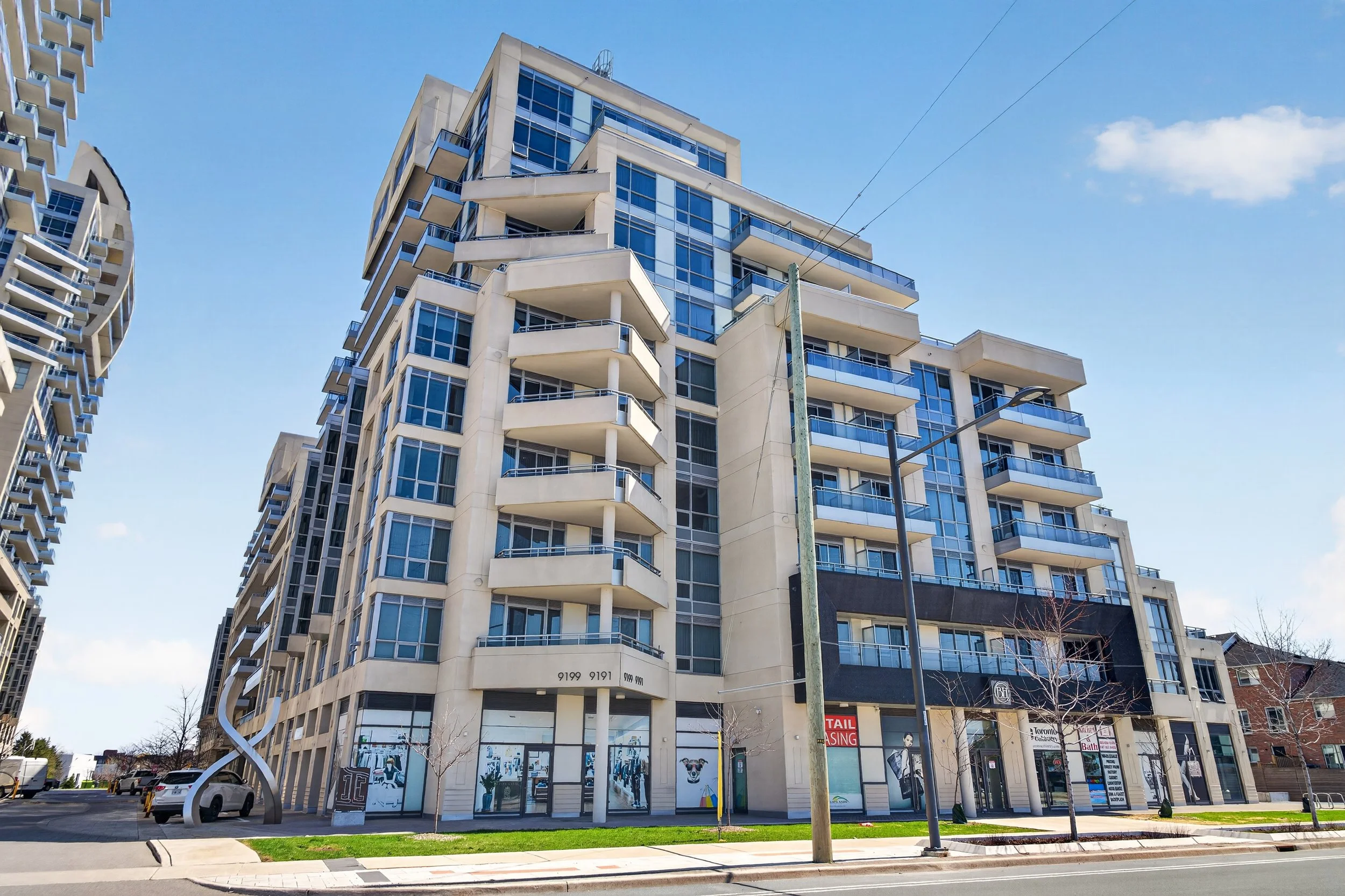 Frameless - 9199 Yonge St Unit 102SE - 002.jpg