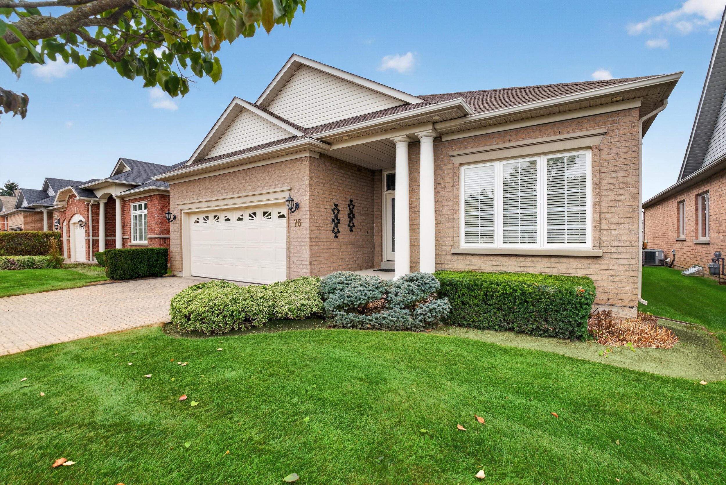 Frameless - 76 McDermott Trail - 003.jpg
