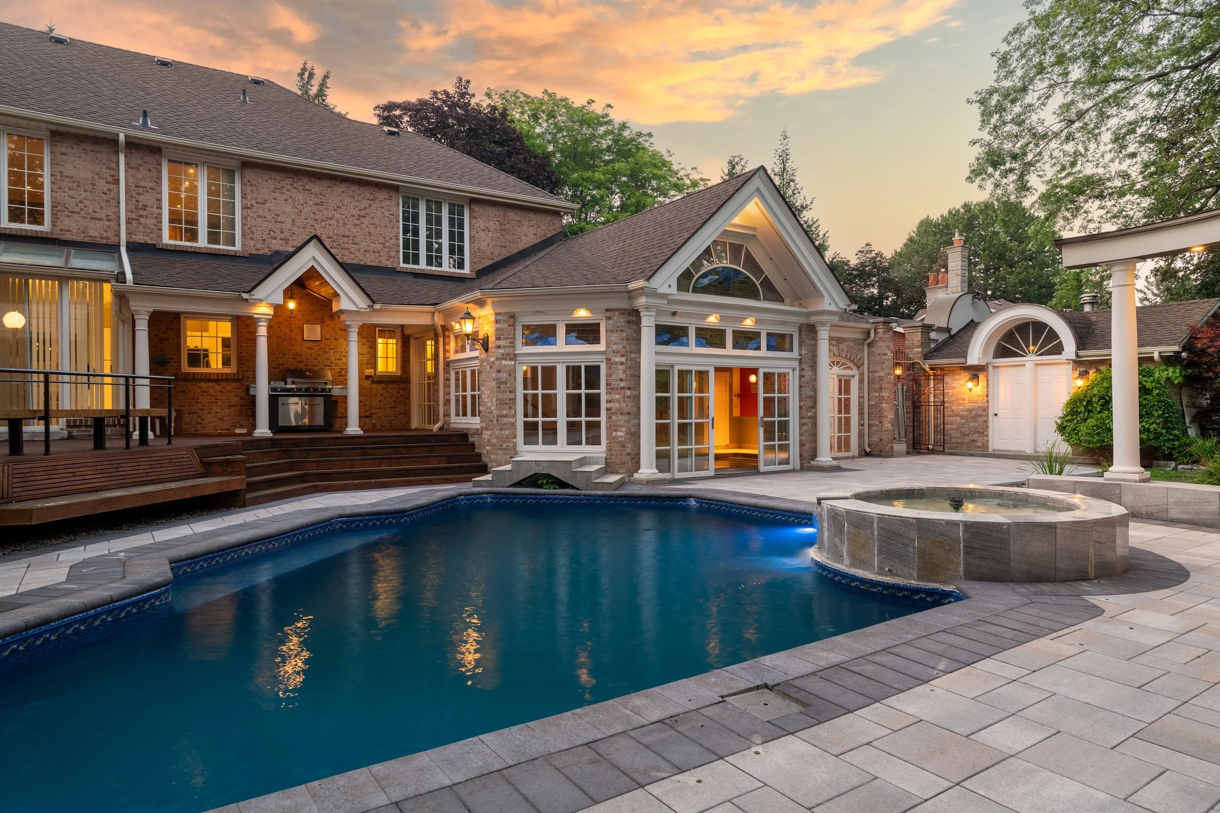 Frameless - 15 Daffodil Ave - Twilights -007.jpg