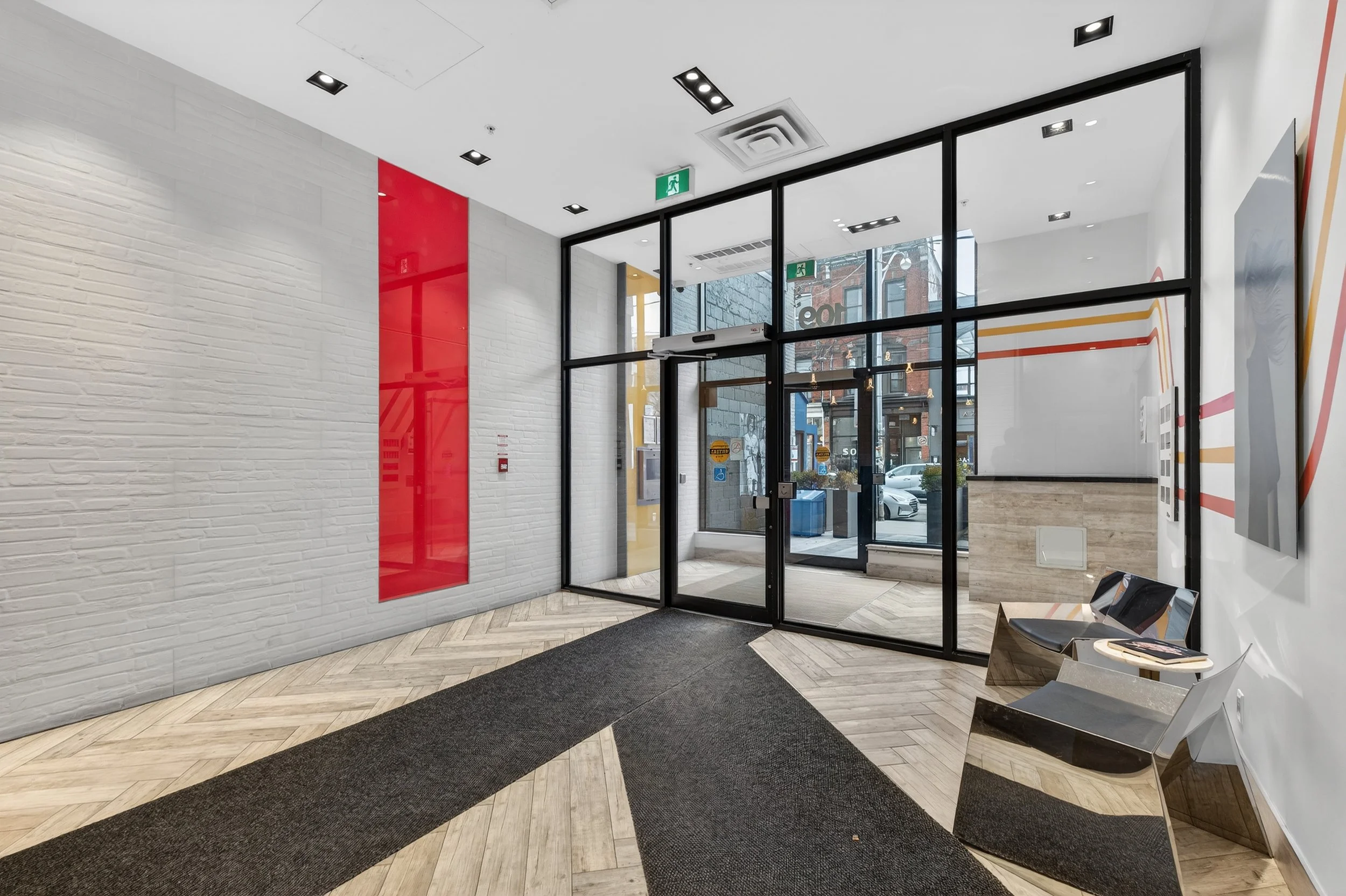 Frameless - 322 109 Ossington Ave -  006.jpg