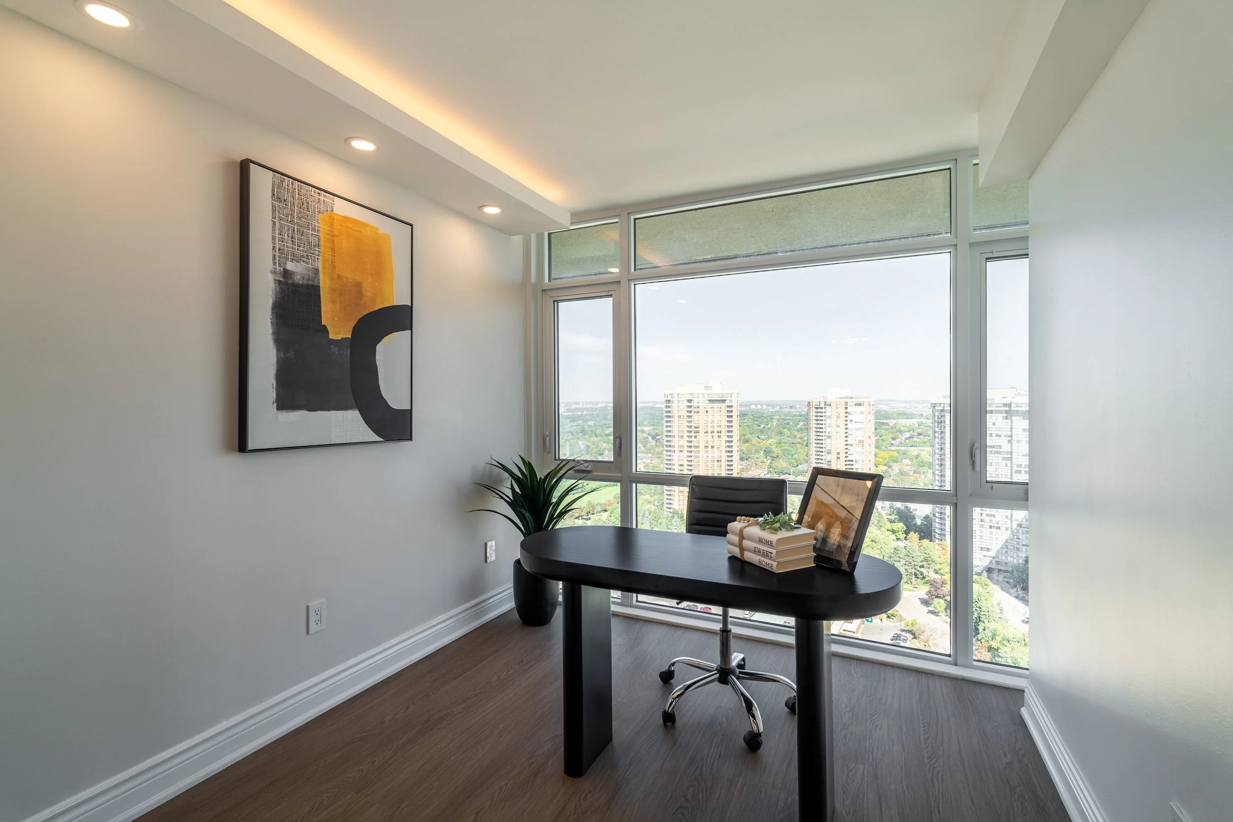 Frameless - 1555 Finch -023.jpg
