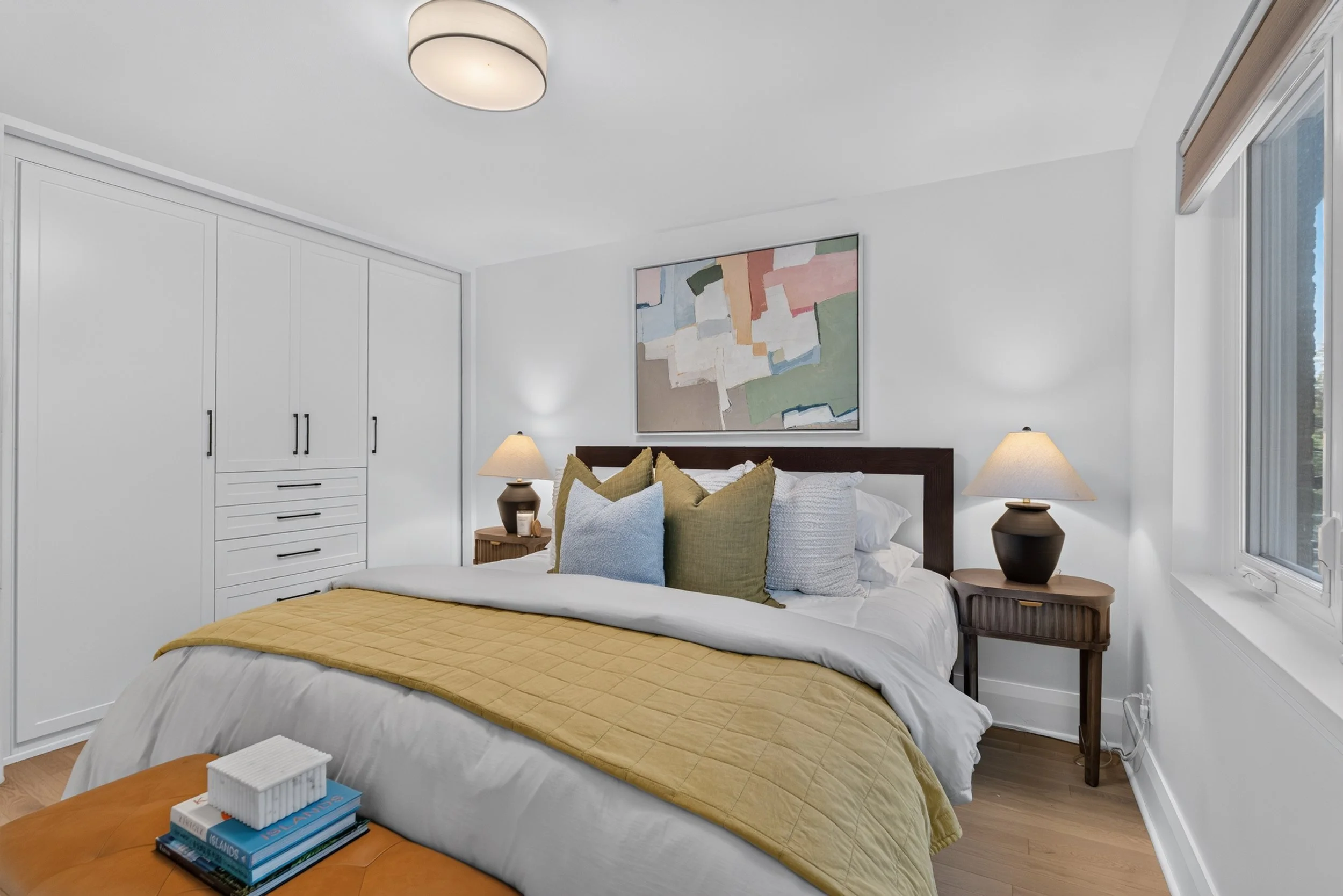 Frameless - 521 Sutherland - 040.jpg