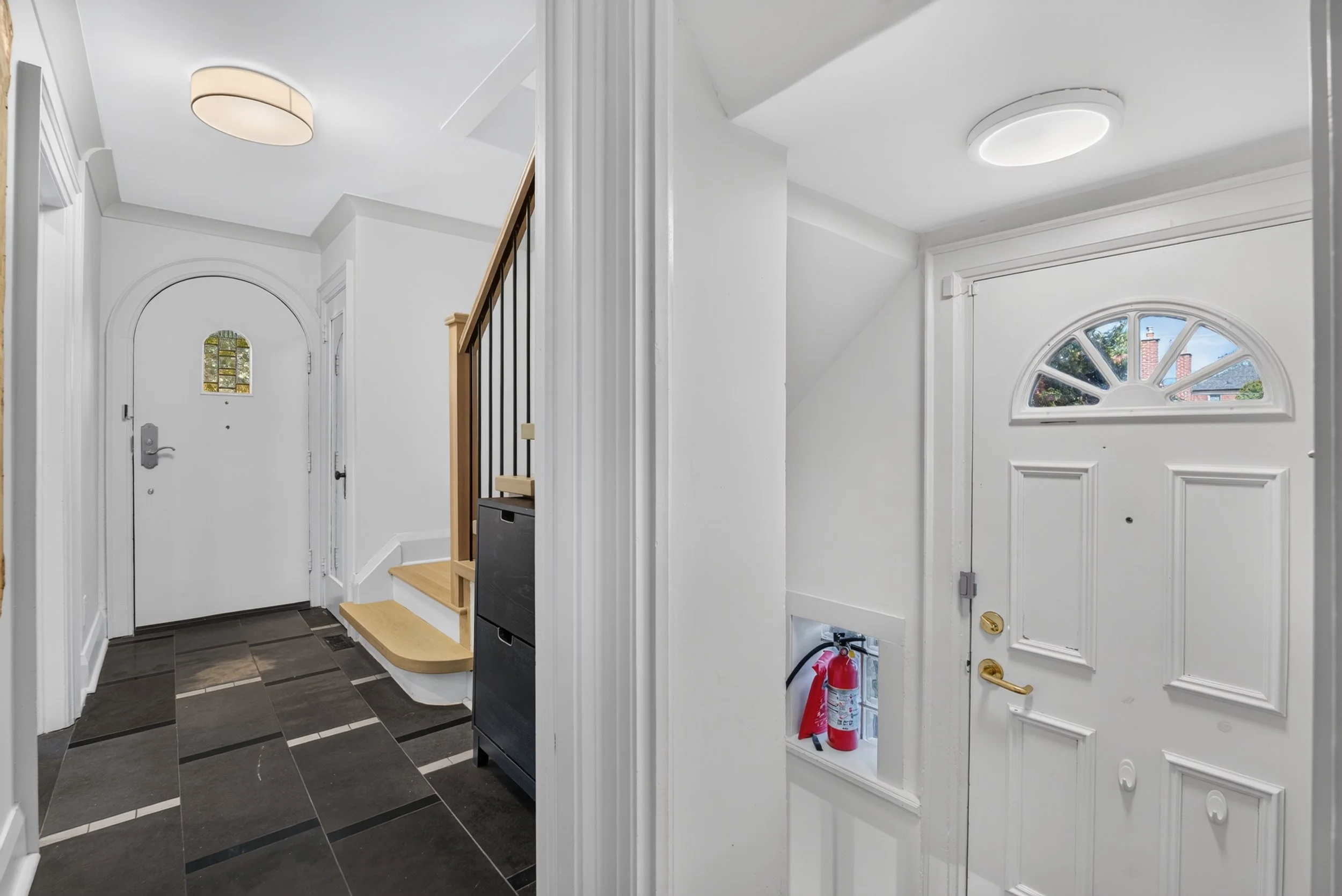 Frameless - 521 Sutherland - 048.jpg