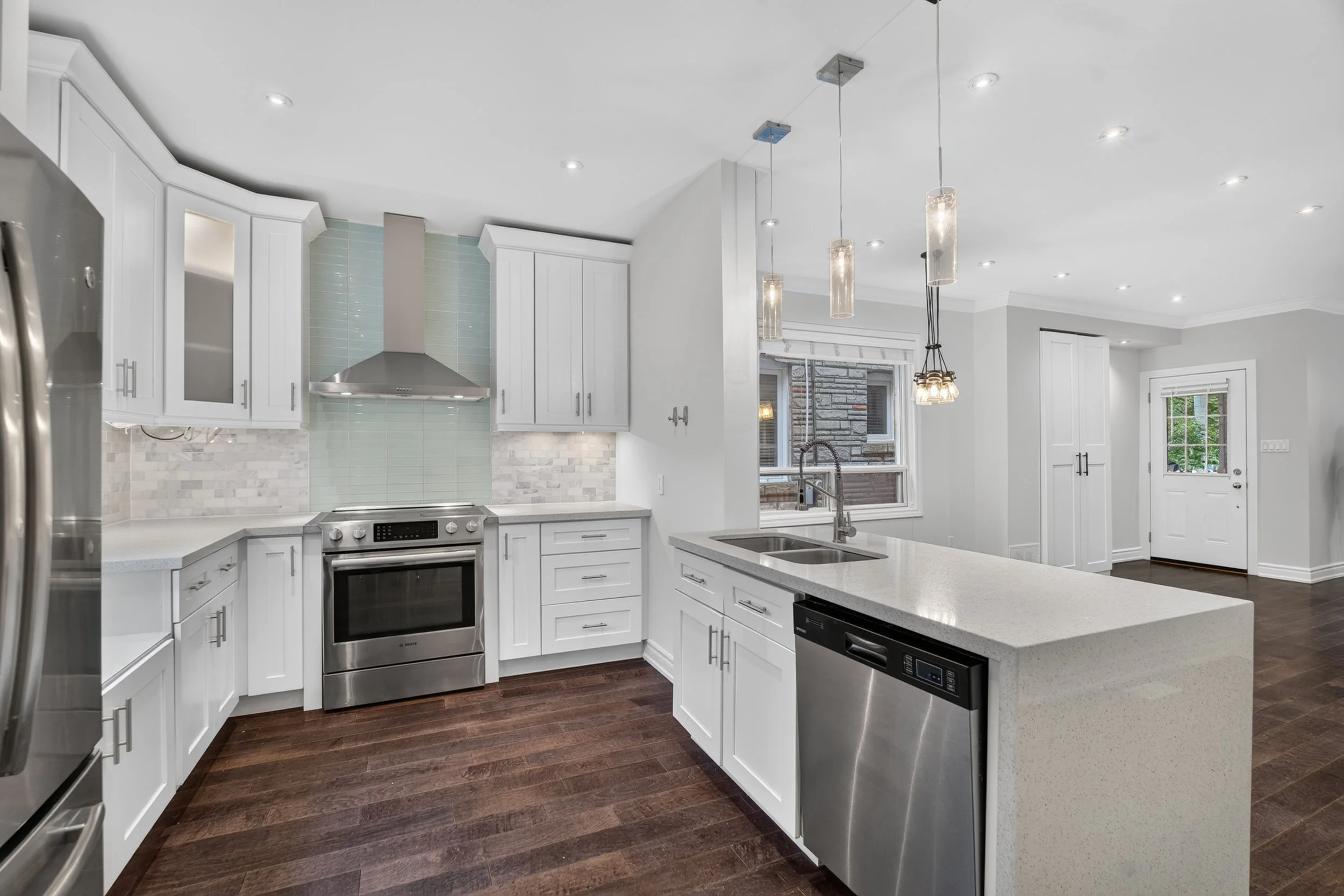 Frameless - 693 Greenwood Ave - 021.jpg