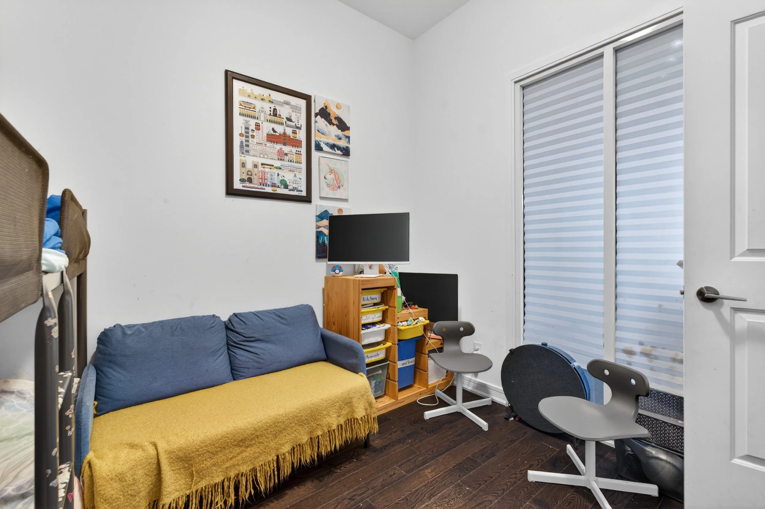 Frameless - 9199 Yonge St Unit 102SE - 019.jpg