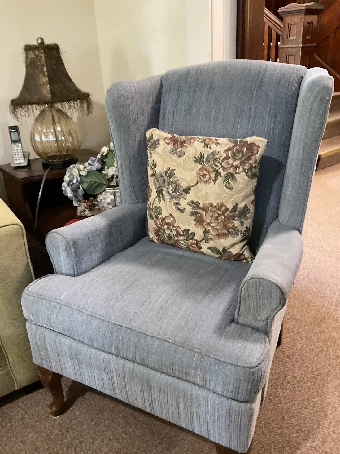 Lounge room chair