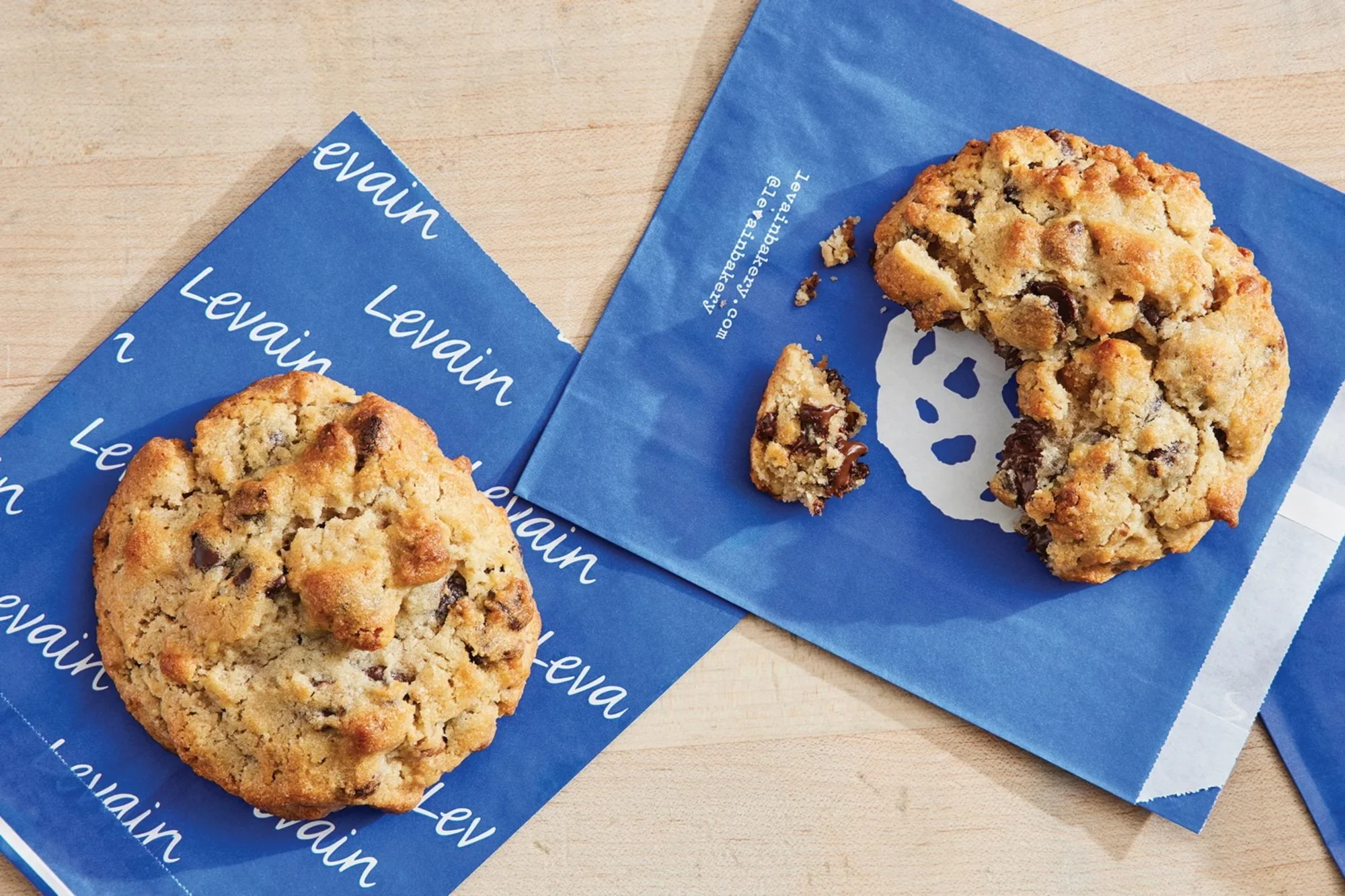 Levain chocolate chip cookies