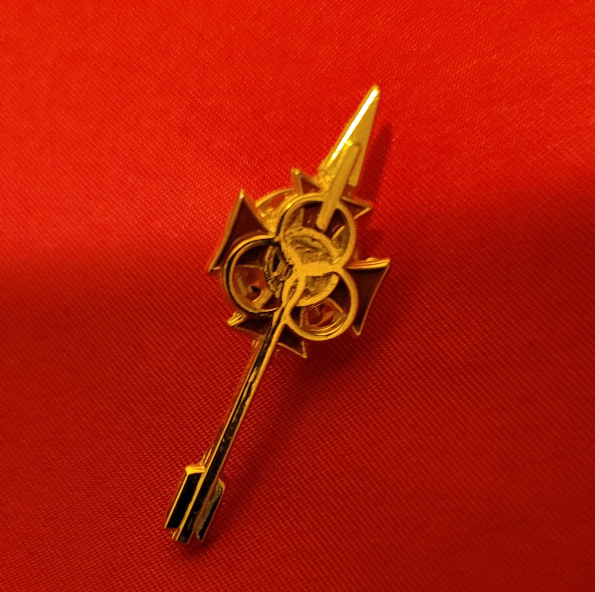 Knights of the Golden Arrow lapel pin